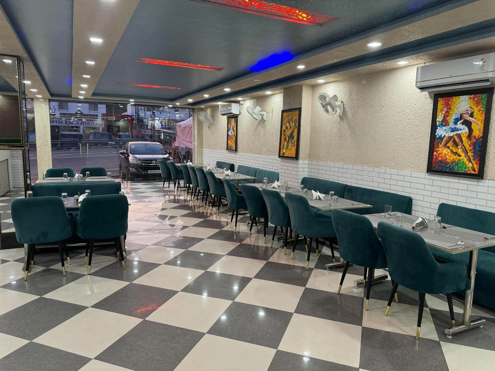 Hotel Mahi Ganga Heritage by Lawrence Hotels Restaurant