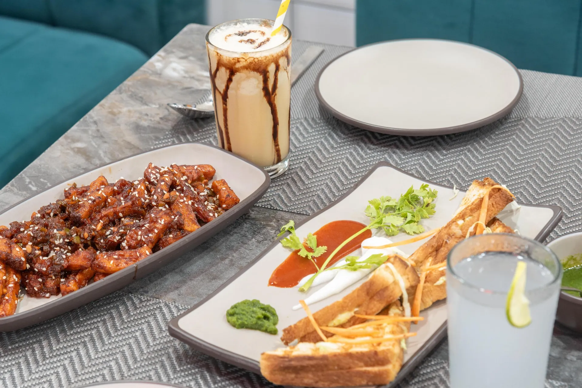 Hotel Mahi Ganga Heritage by Lawrence Hotels Restaurant