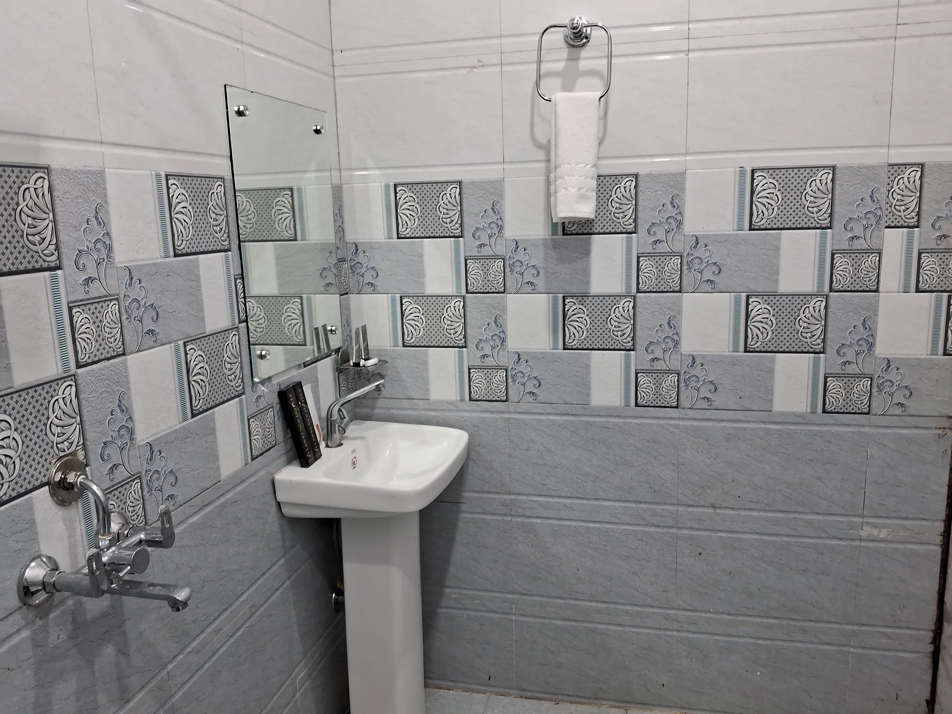Hotel Mahi Ganga Heritage by Lawrence Hotels Washroom
