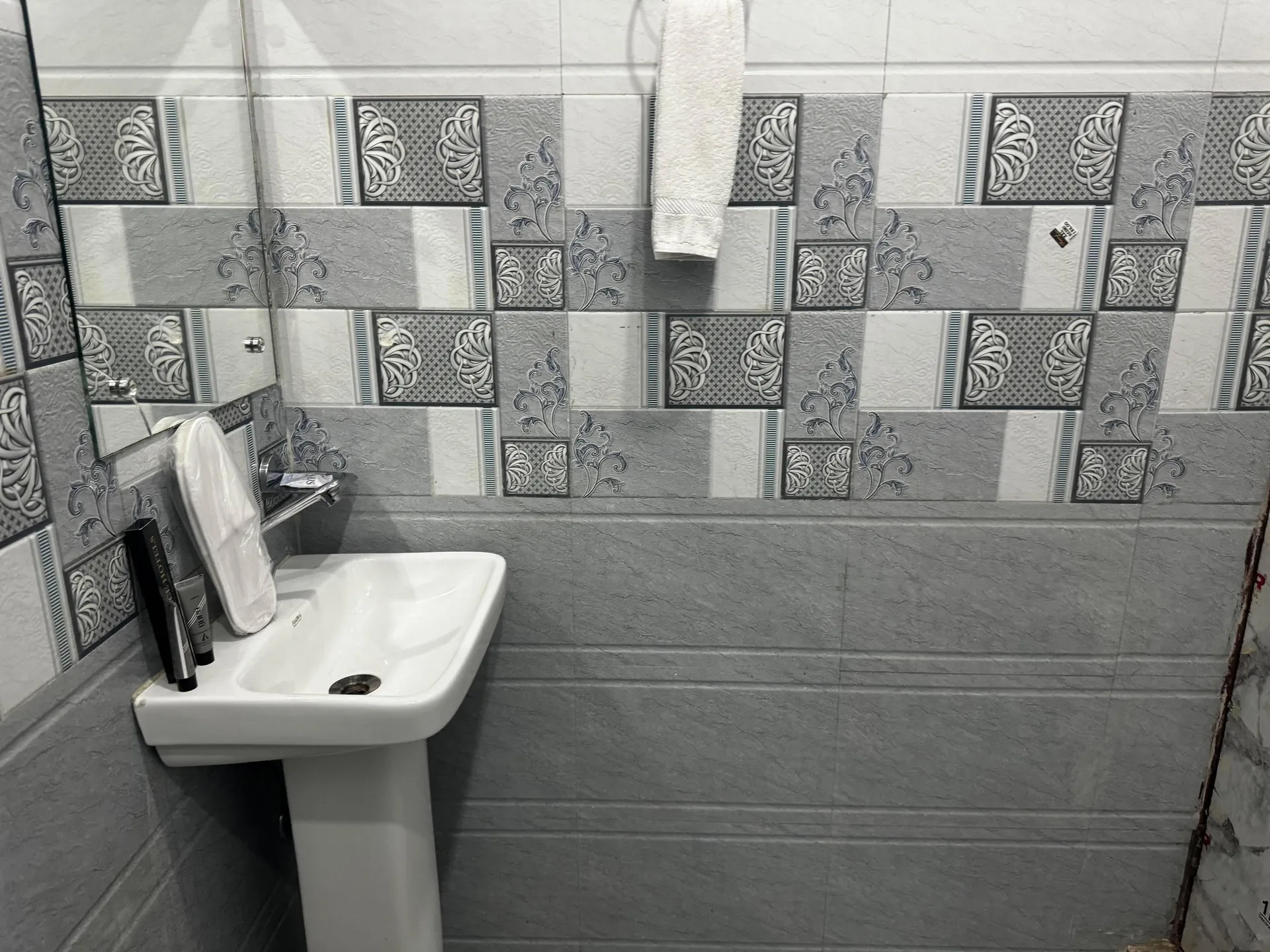 Hotel Mahi Ganga Heritage by Lawrence Hotels Washroom
