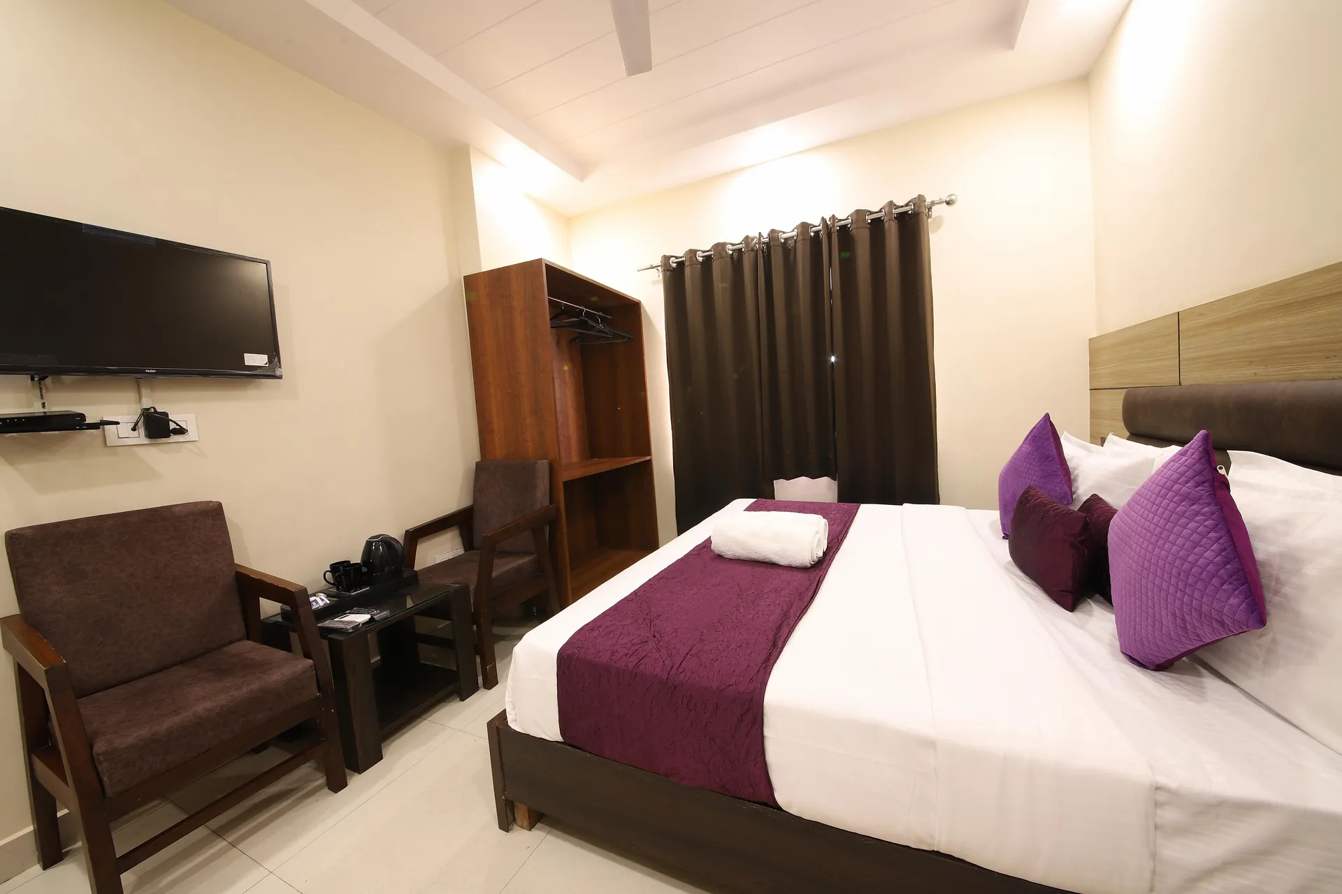 Perfectstayz  Dwarkesh near Haridwar Railway Station Room