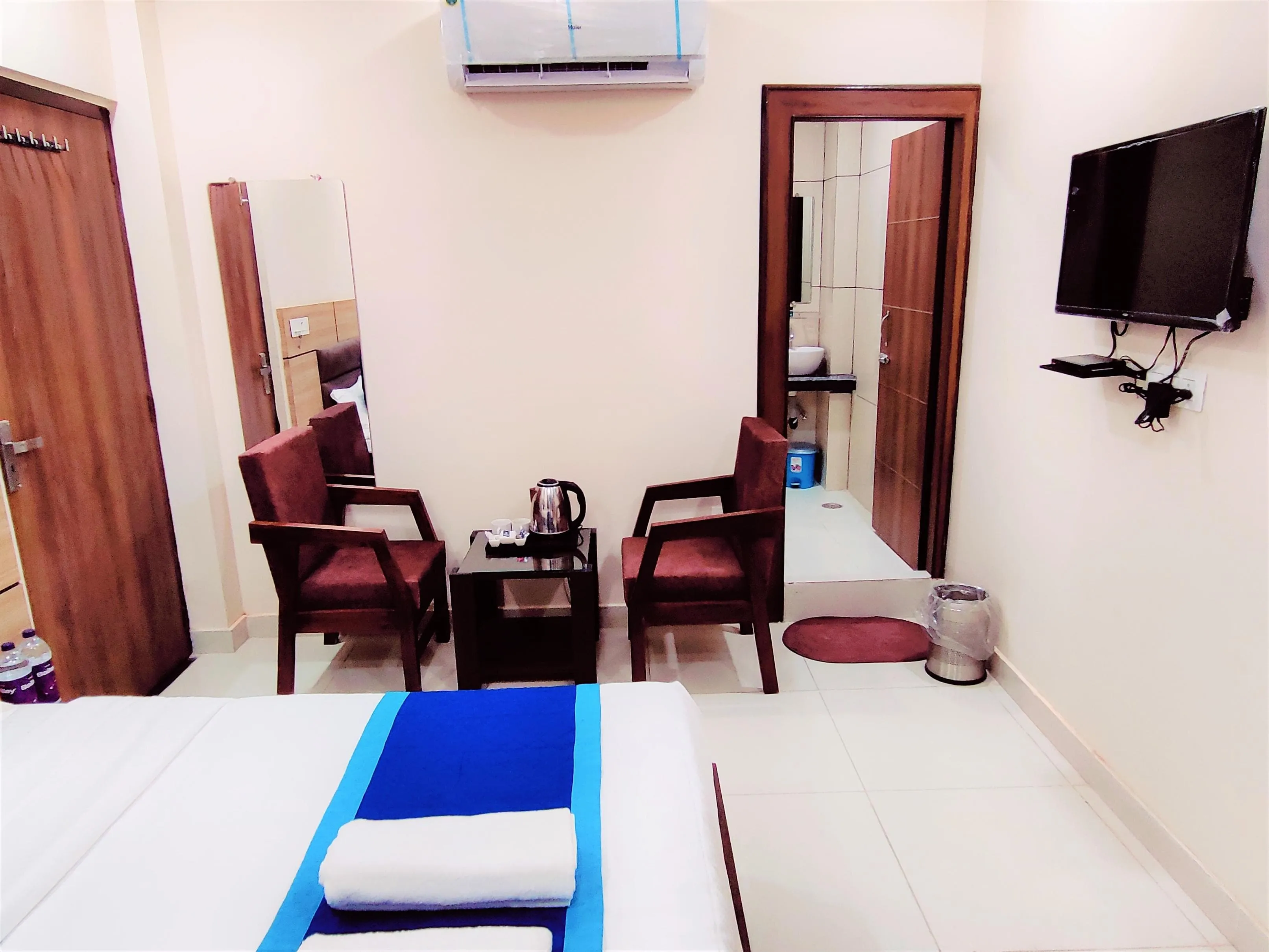 Perfectstayz  Dwarkesh near Haridwar Railway Station Room