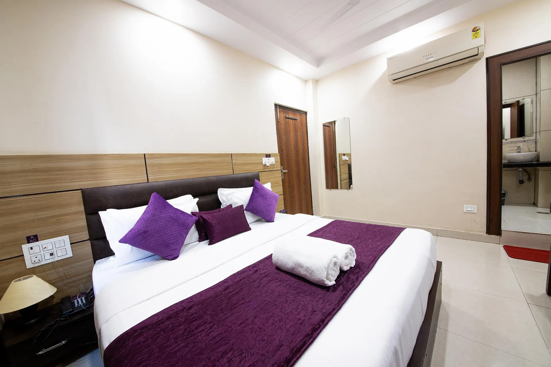 Perfectstayz  Dwarkesh near Haridwar Railway Station Room