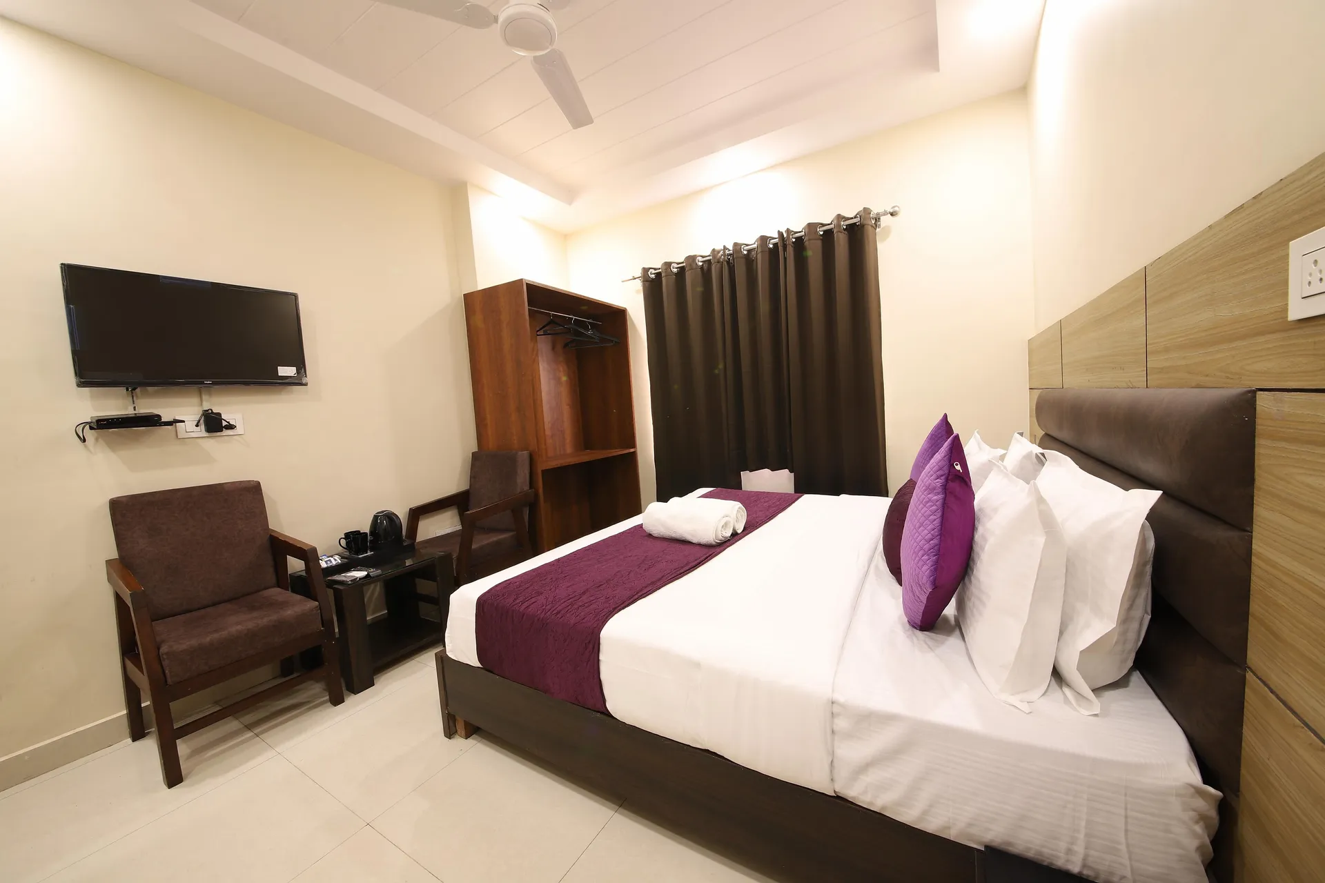 Perfectstayz  Dwarkesh near Haridwar Railway Station Room