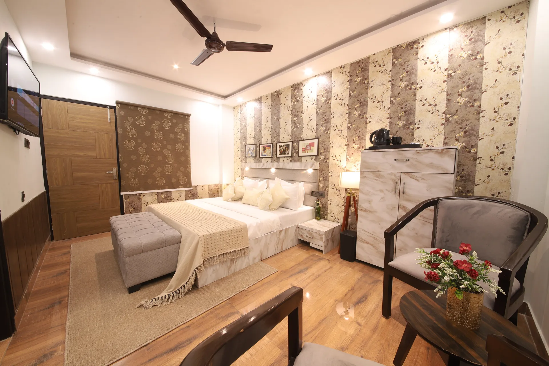 Perfectstayz Homes I Luxury Penthouse Bedroom