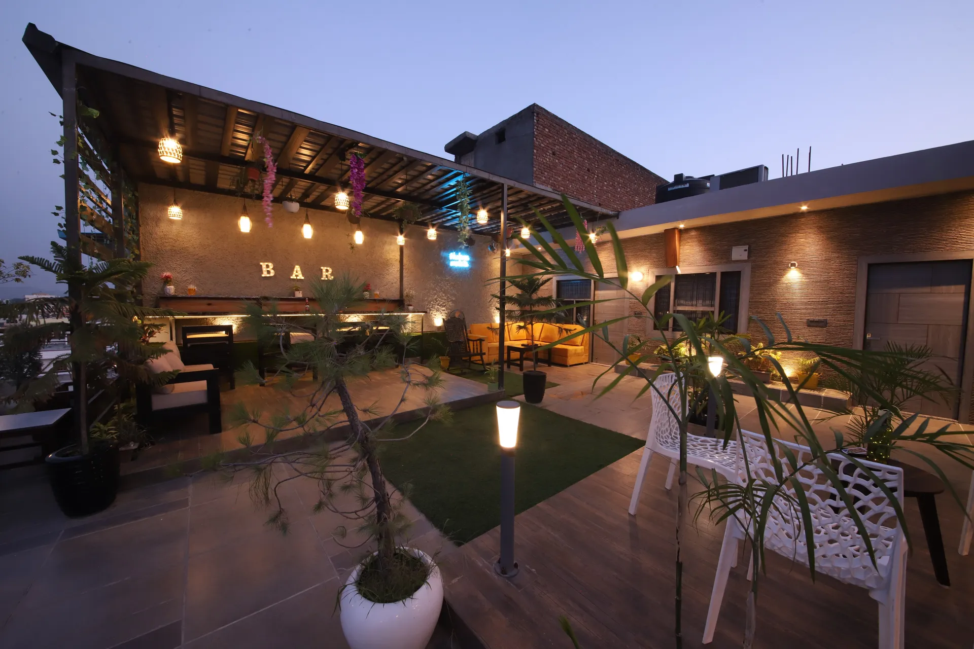 Perfectstayz Homes I Luxury Penthouse Dining Area