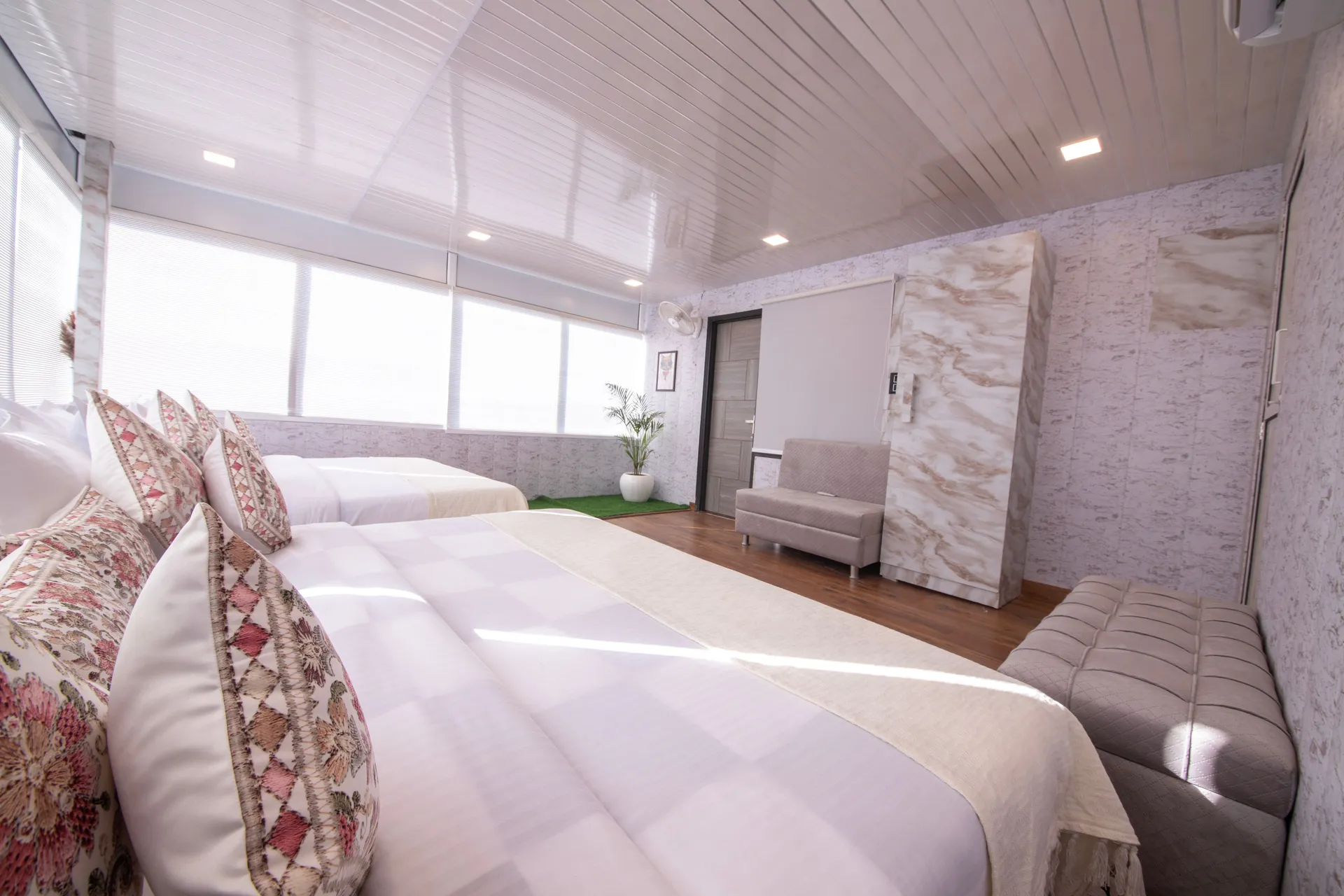 Perfectstayz Homes I Luxury Penthouse Bedroom