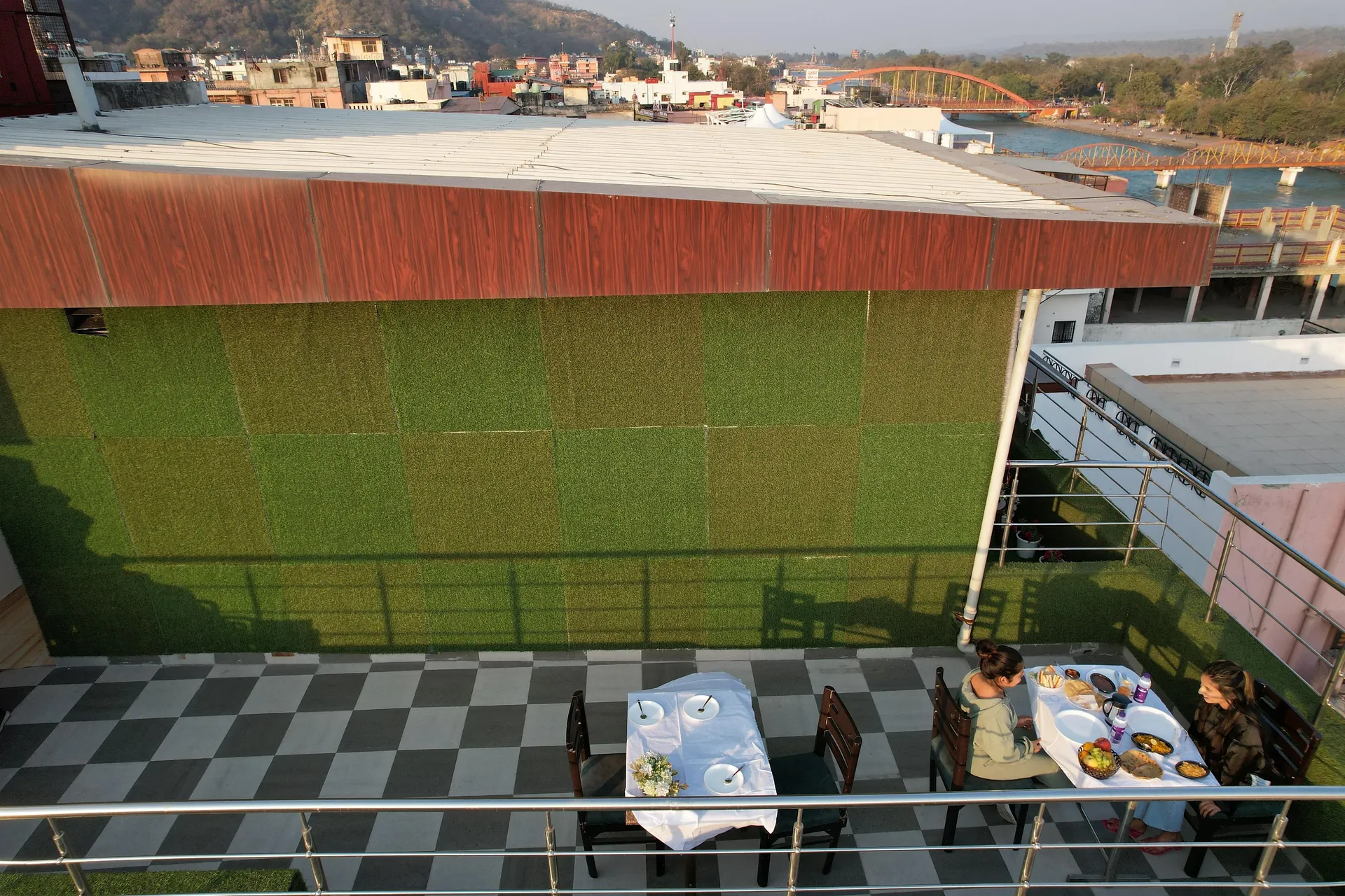 Perfectstayz Premium @ Harkipauri Road Restaurant