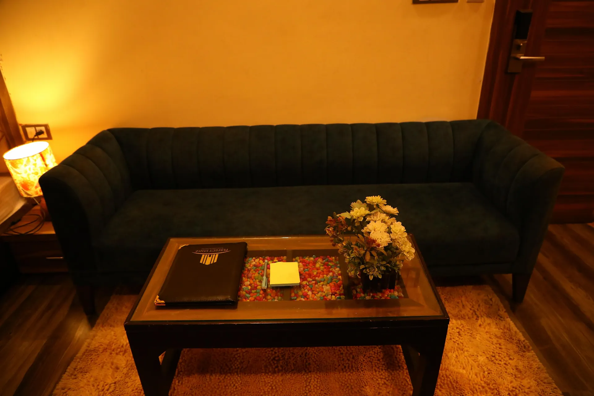 Perfectstayz Premium @ Harkipauri Road Room