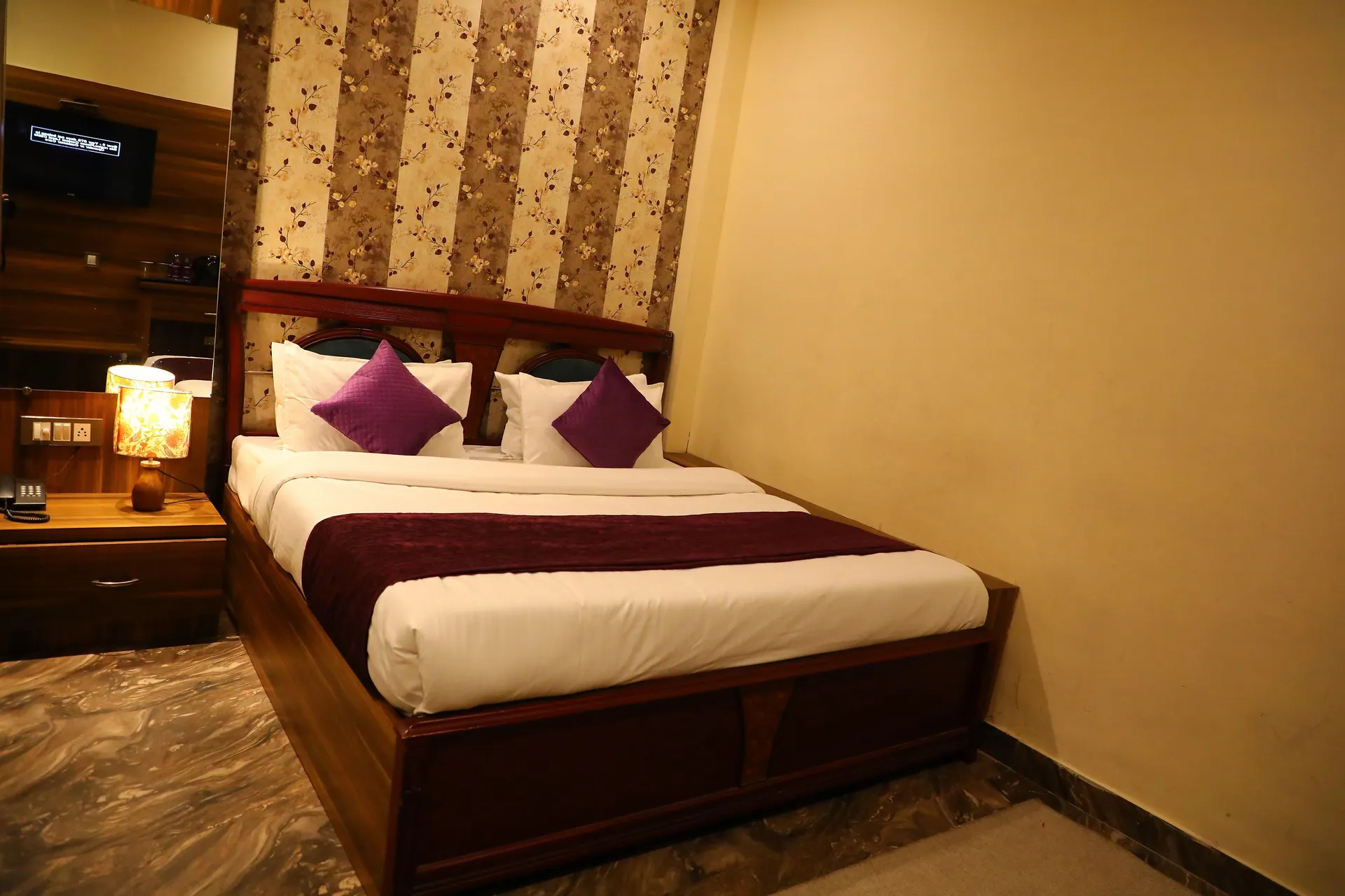 Perfectstayz Premium @ Harkipauri Road Room