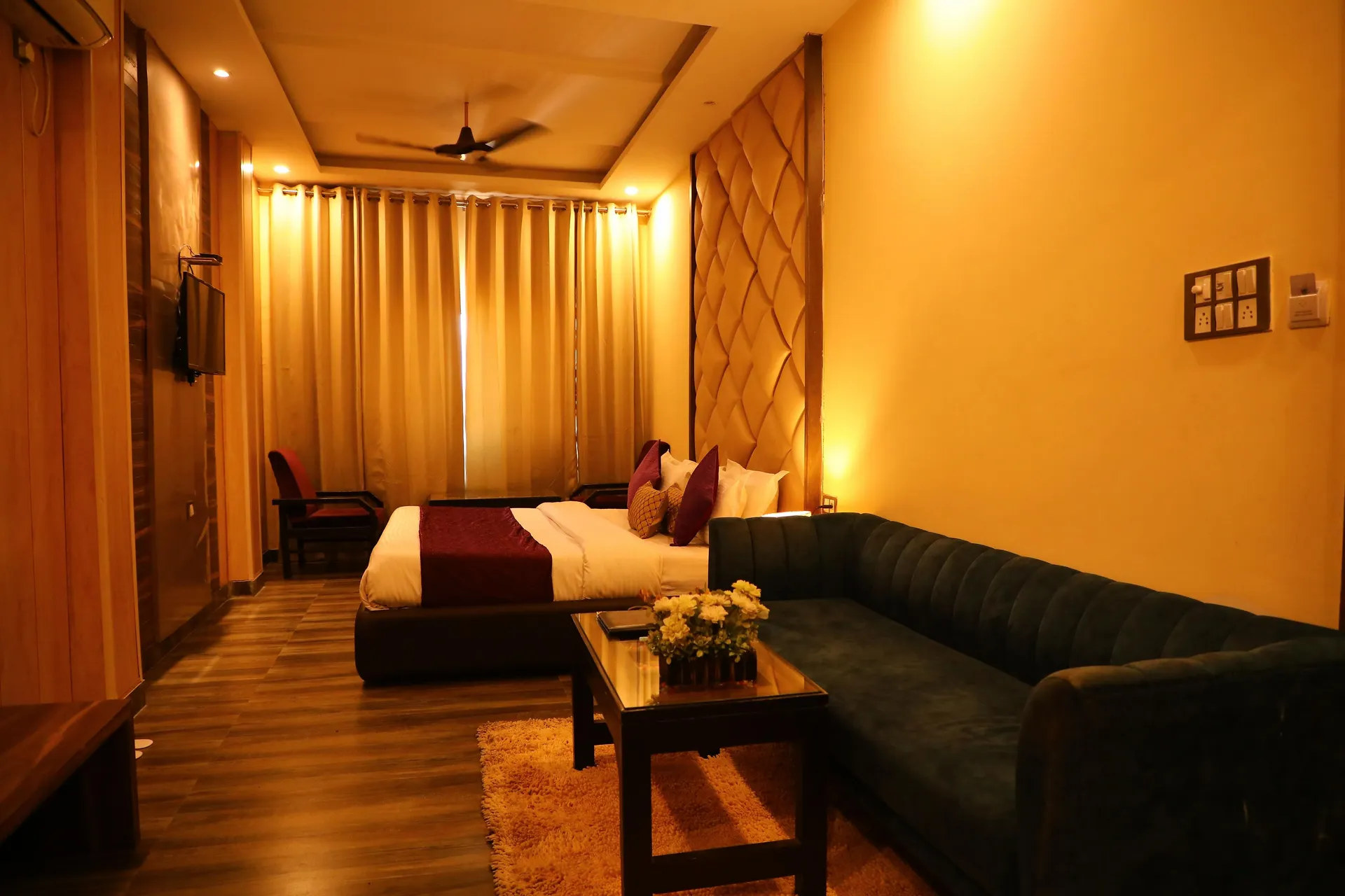 Perfectstayz Premium @ Harkipauri Road Room