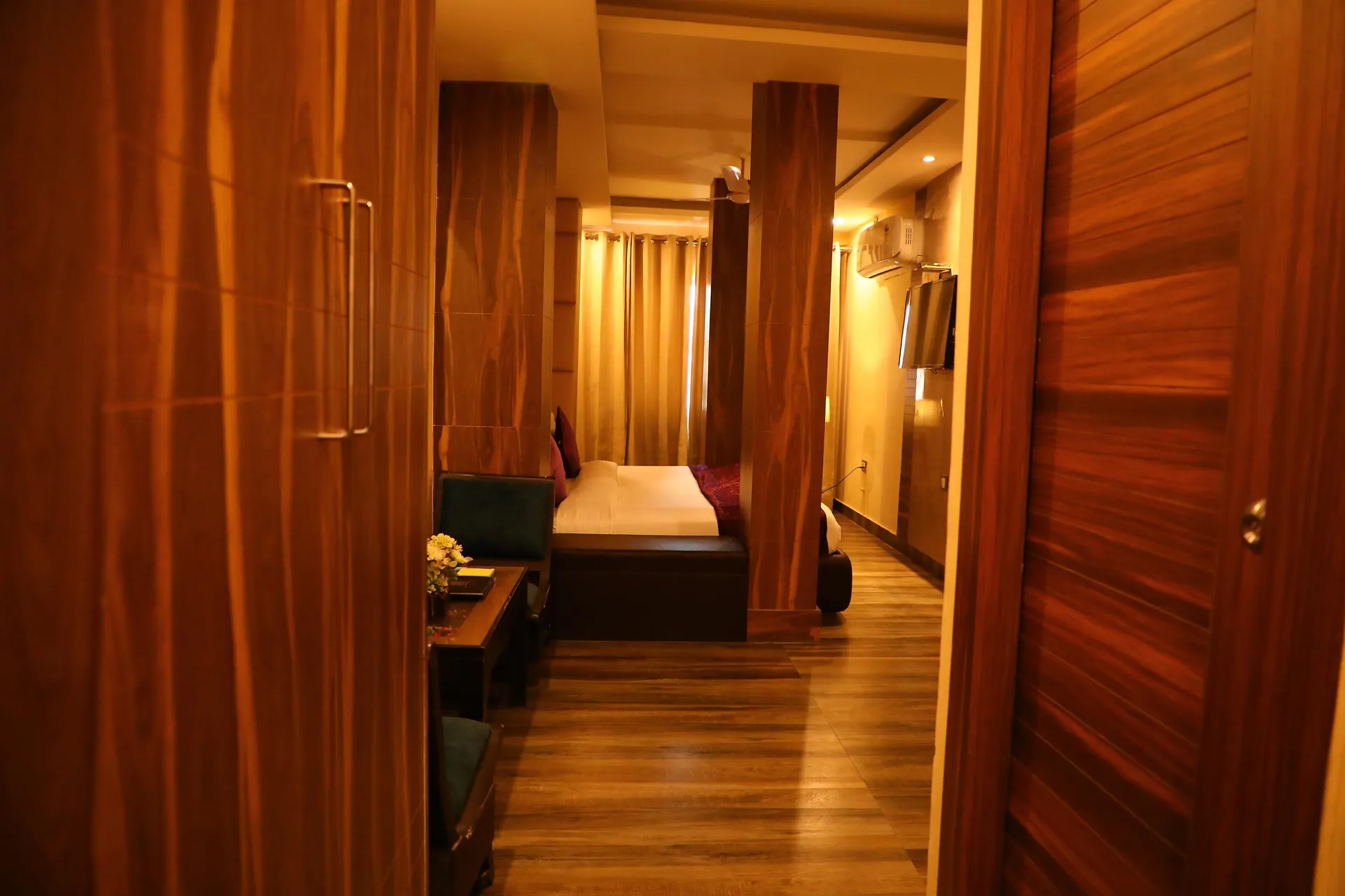 Perfectstayz Premium @ Harkipauri Road Room