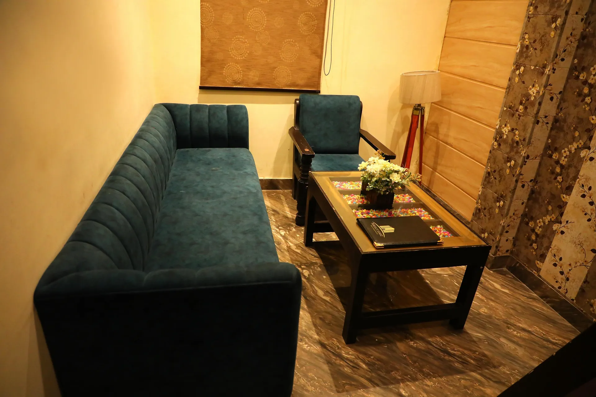 Perfectstayz Premium @ Harkipauri Road Room