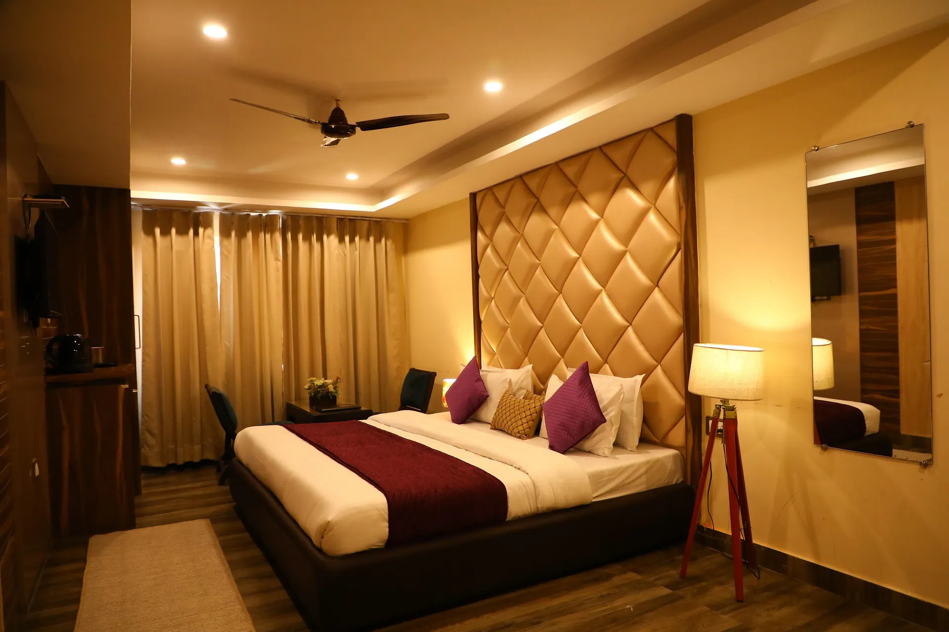Perfectstayz Premium @ Harkipauri Road Room