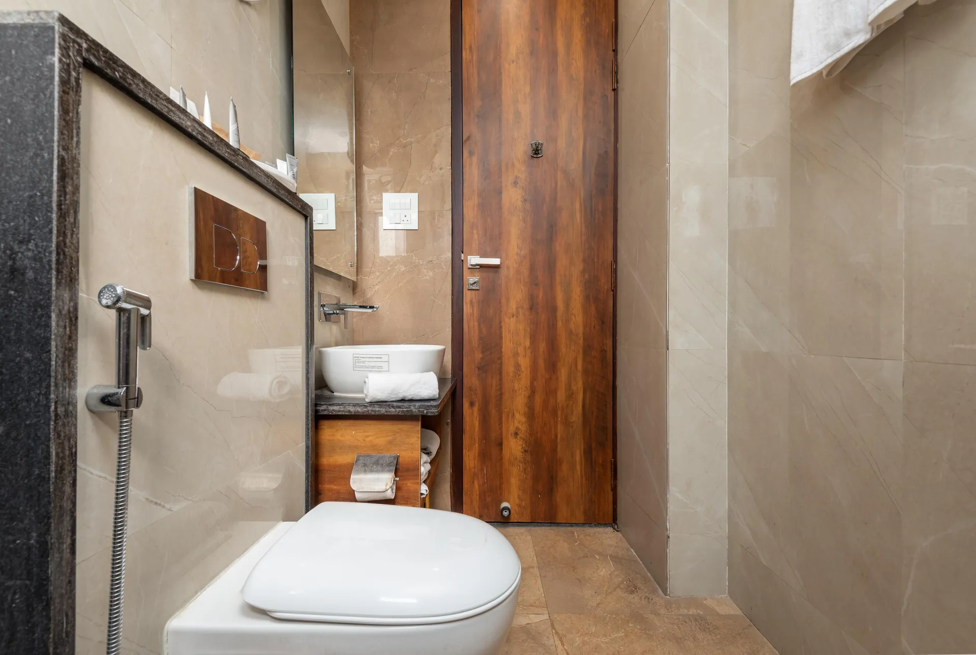 Shanti Heritage by Lawrence Hotels Washroom
