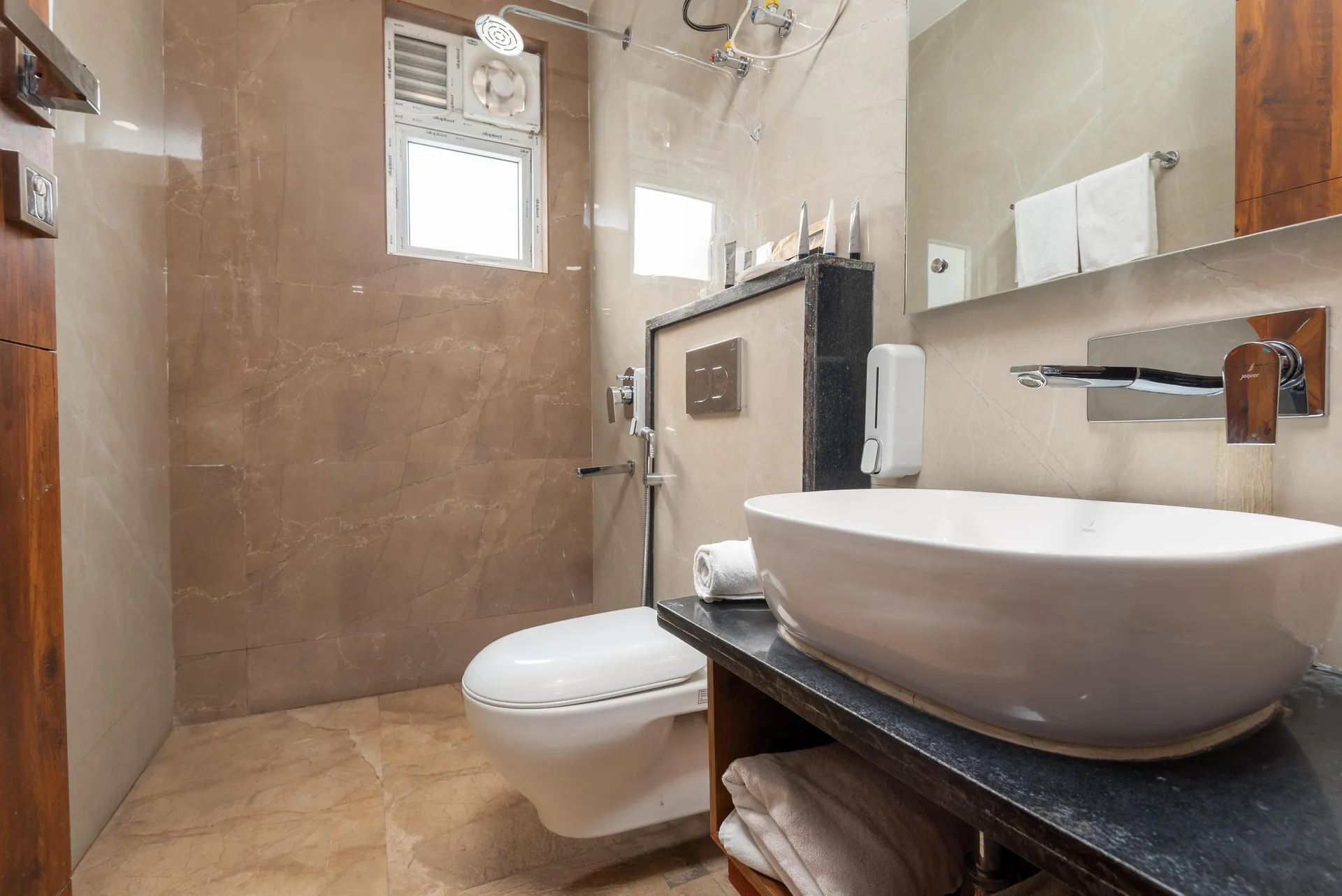 Shanti Heritage by Lawrence Hotels Washroom