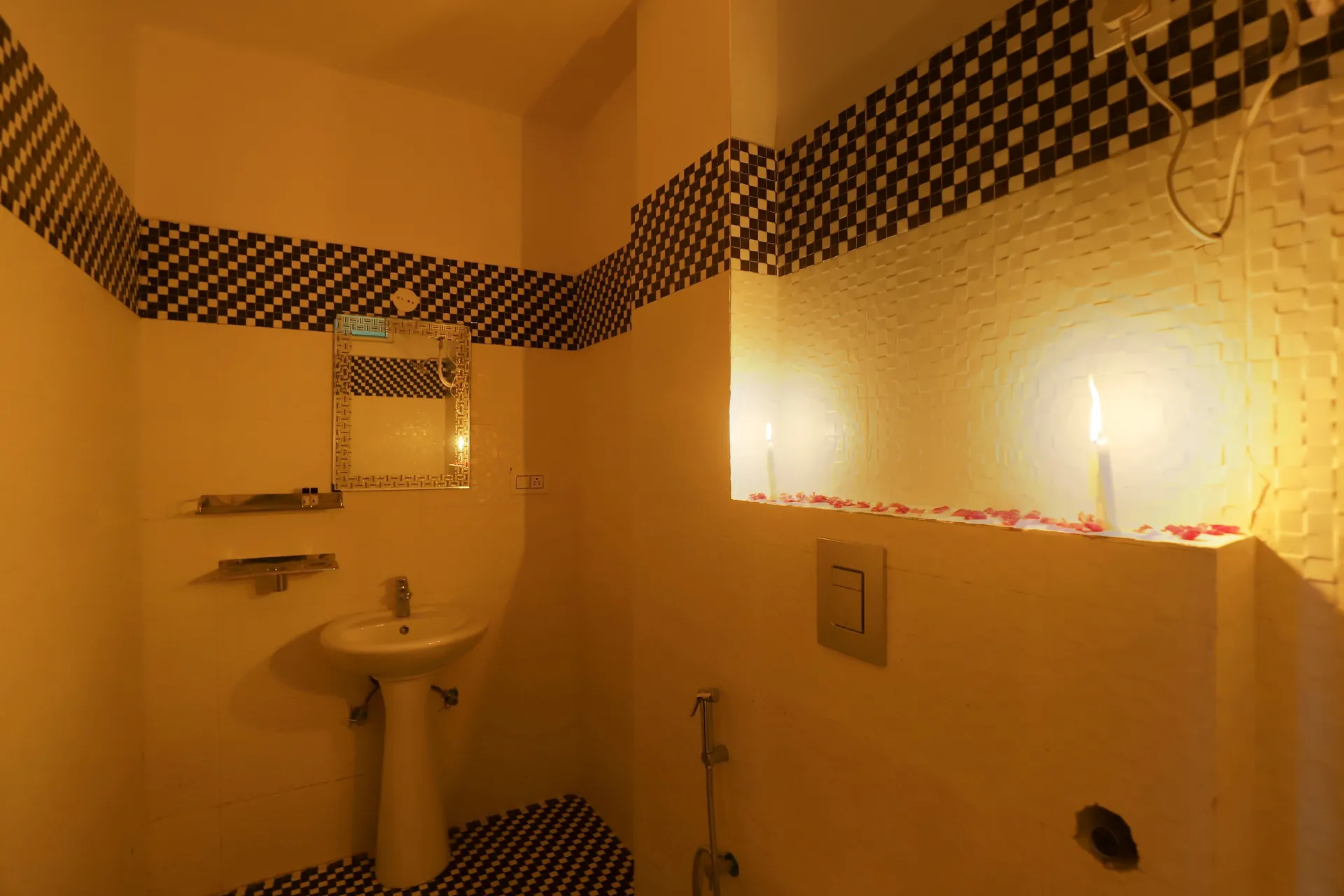 Umra grace - Hotel in Haridwar by Perfect stayz Room