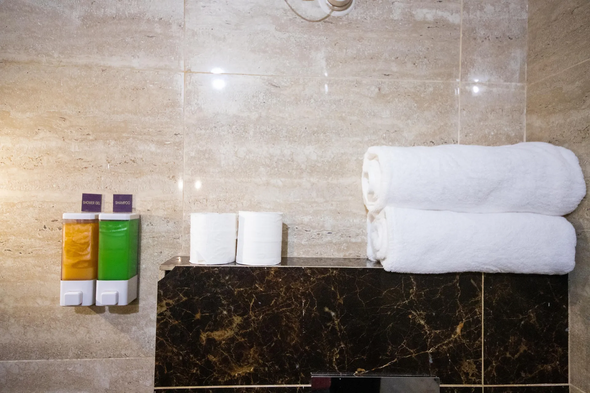 Umra grace - Hotel in Haridwar by Perfect stayz Washroom