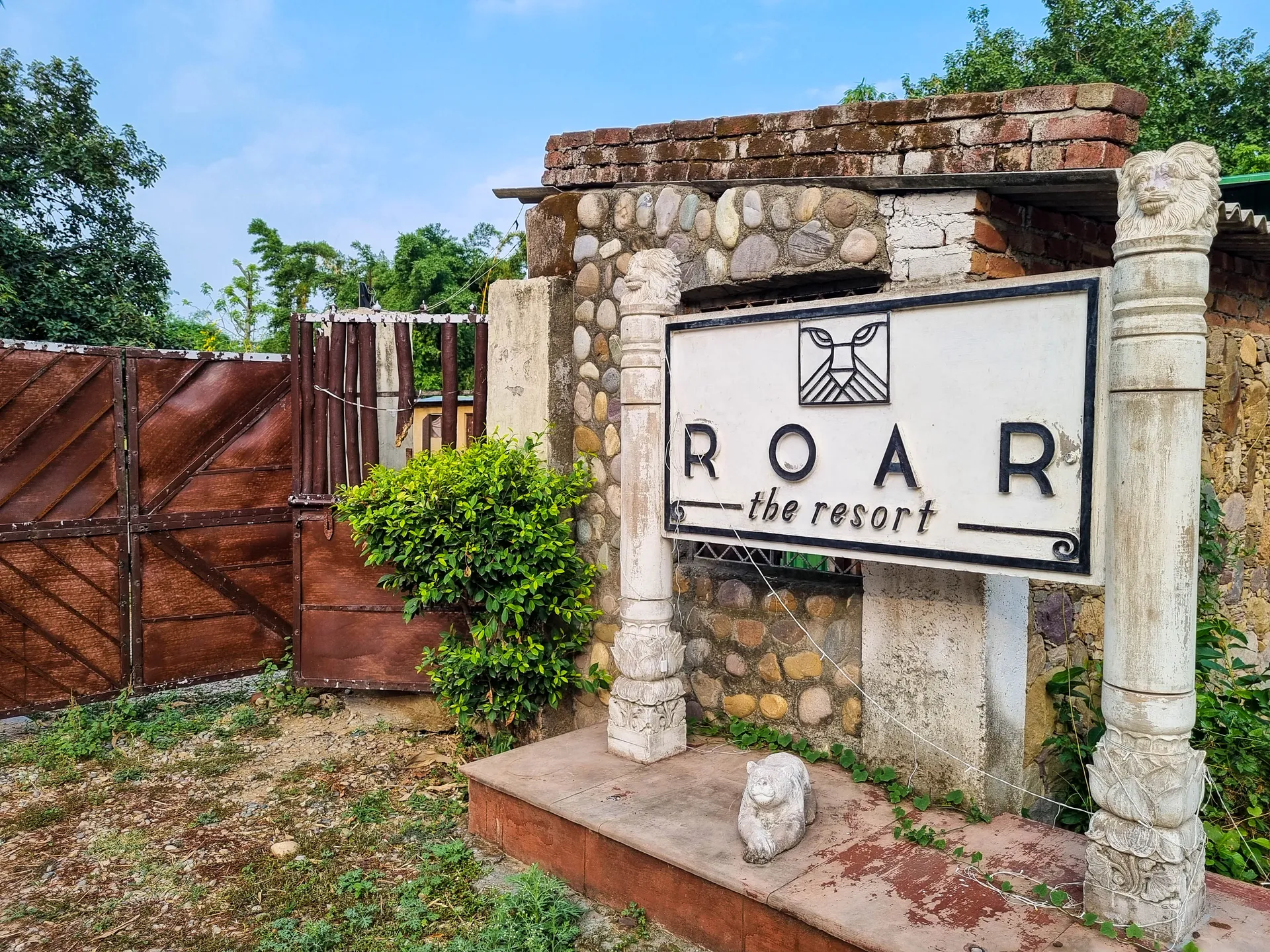 Bento The Roar Resort Entrance