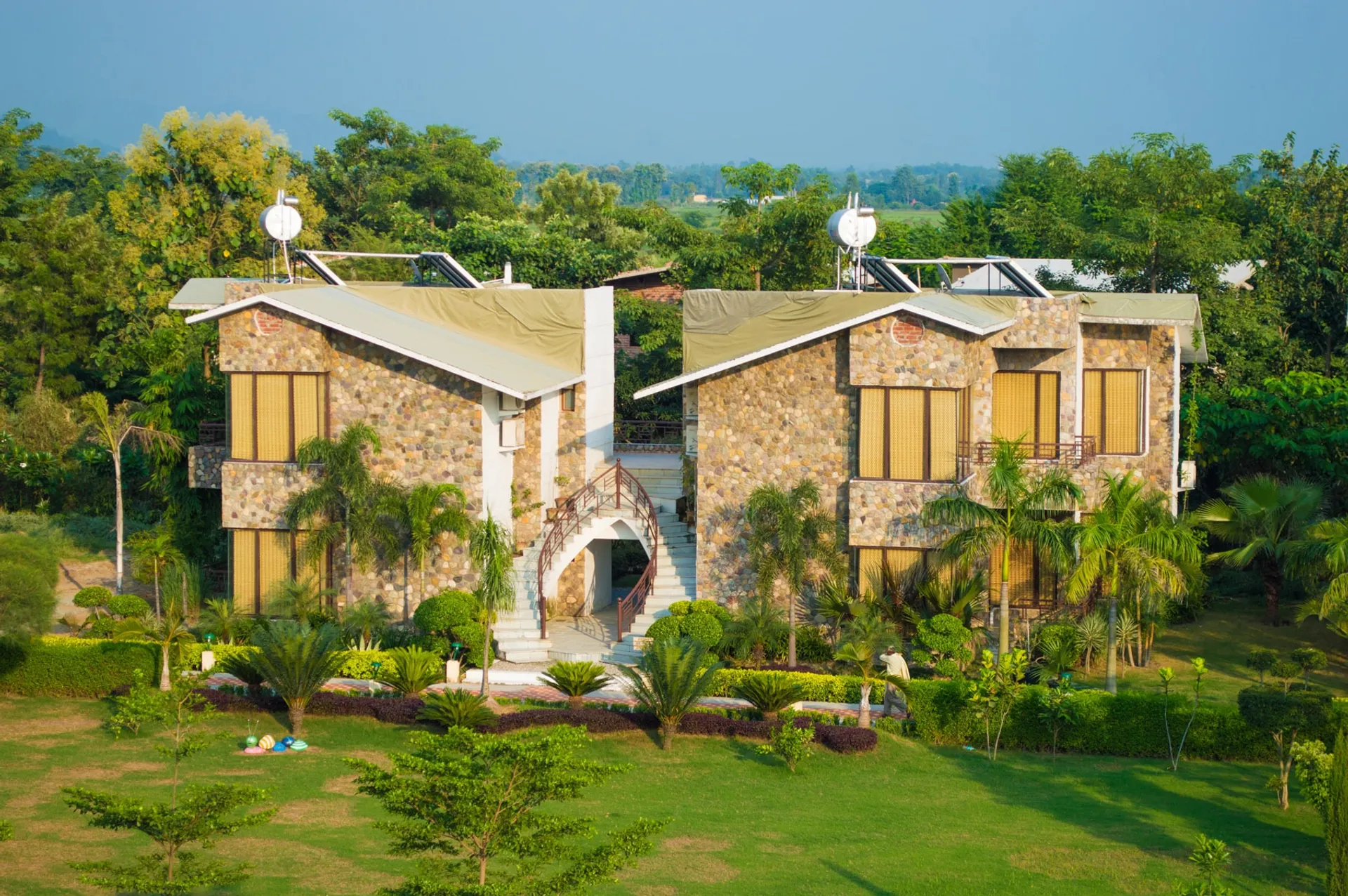 Bento The Roar Resort Facade