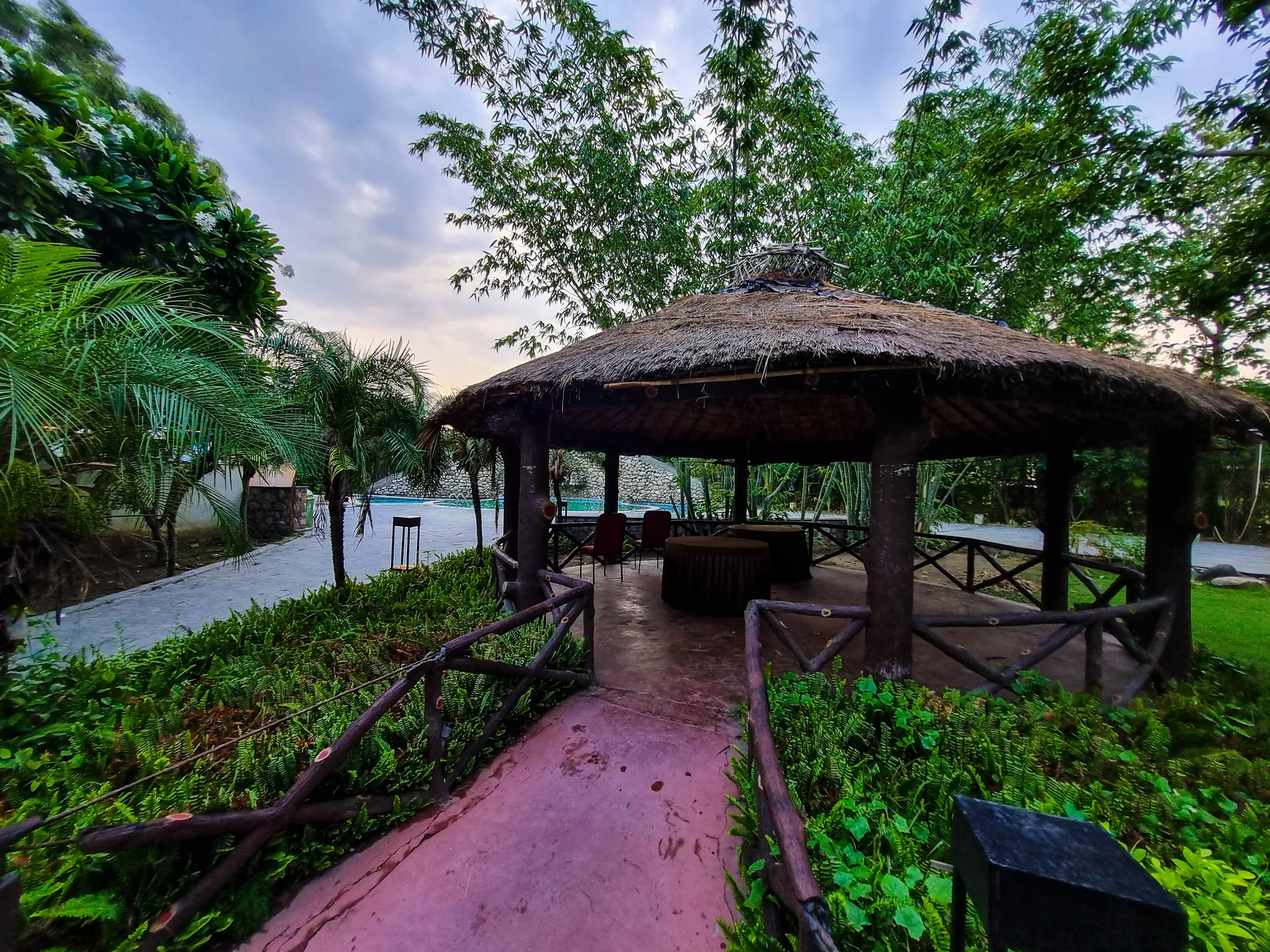 Bento The Roar Resort Garden