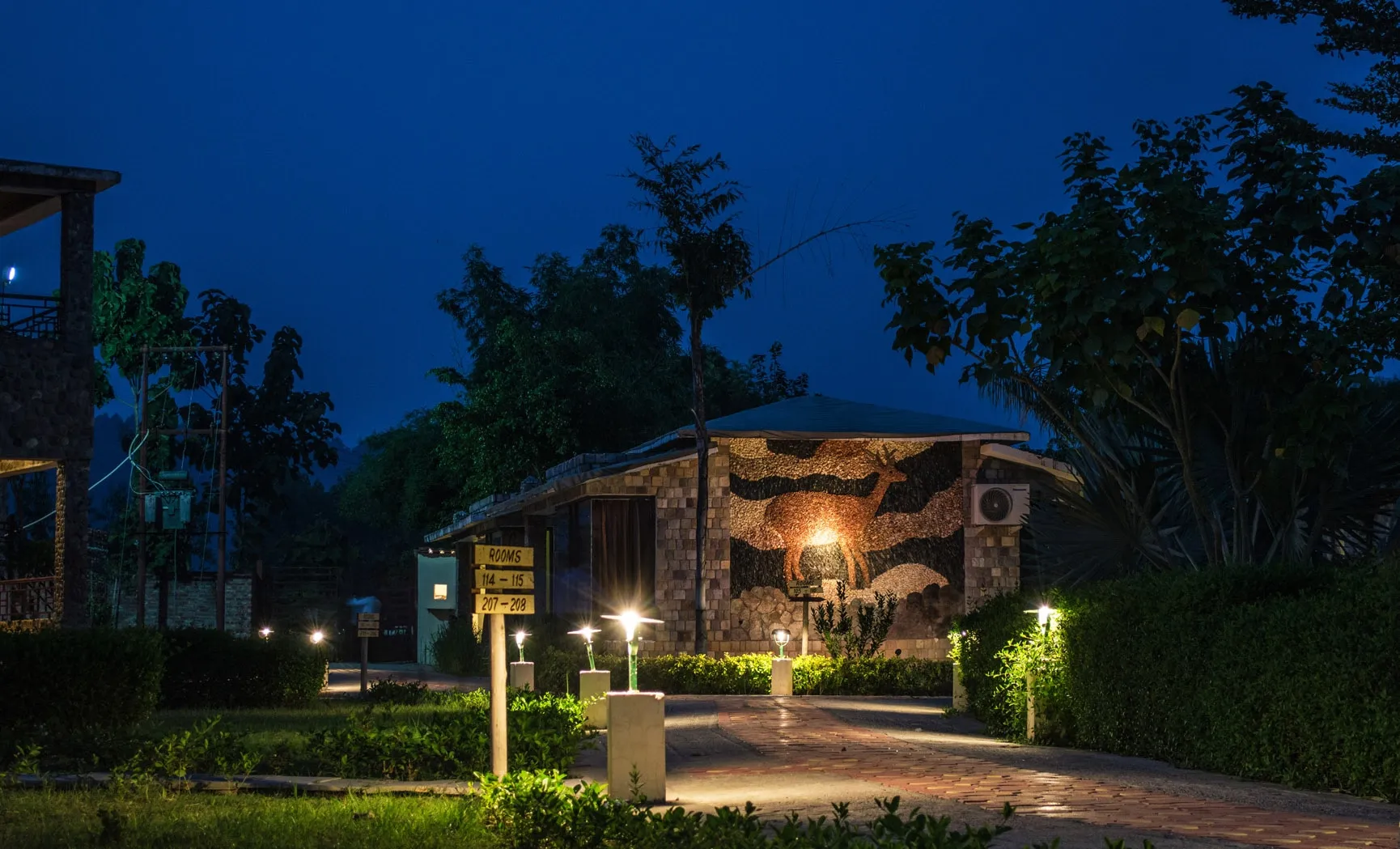 Bento The Roar Resort Garden
