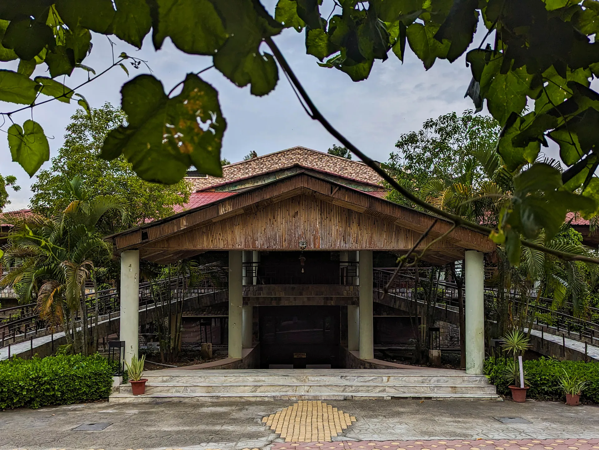 Bento The Roar Resort Garden