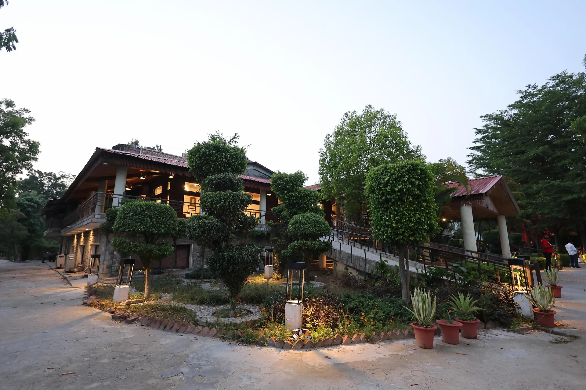 Bento The Roar Resort Garden
