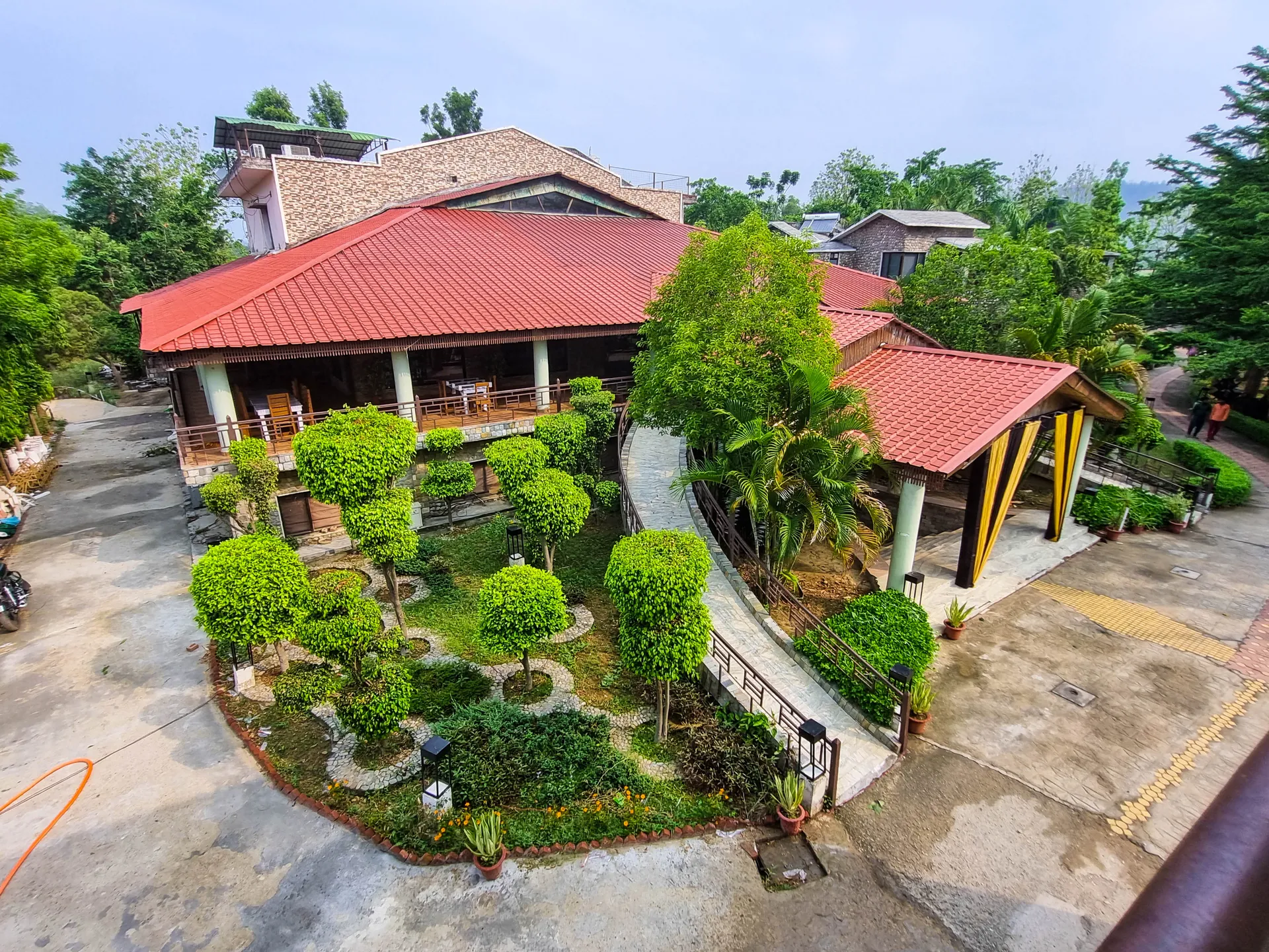 Bento The Roar Resort Outdoors