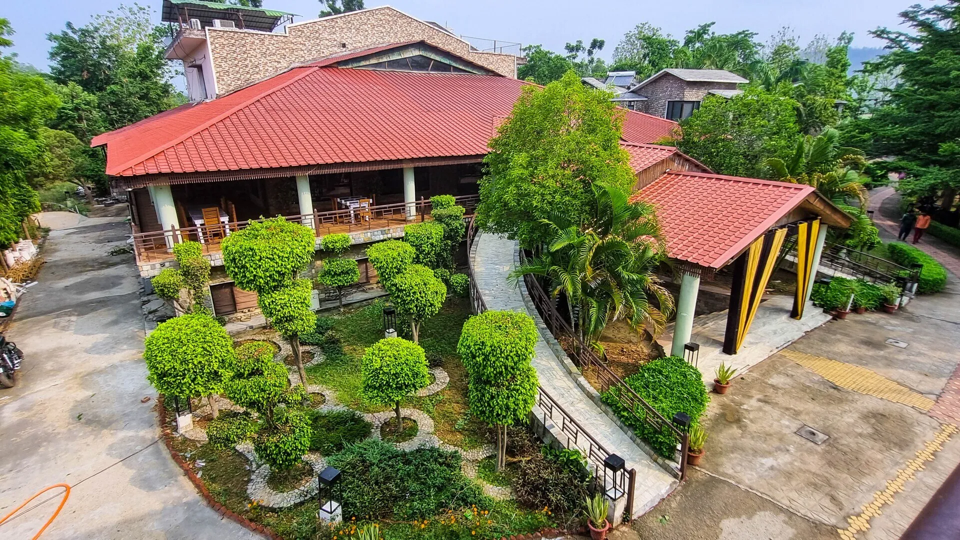 Bento The Roar Resort Outdoors