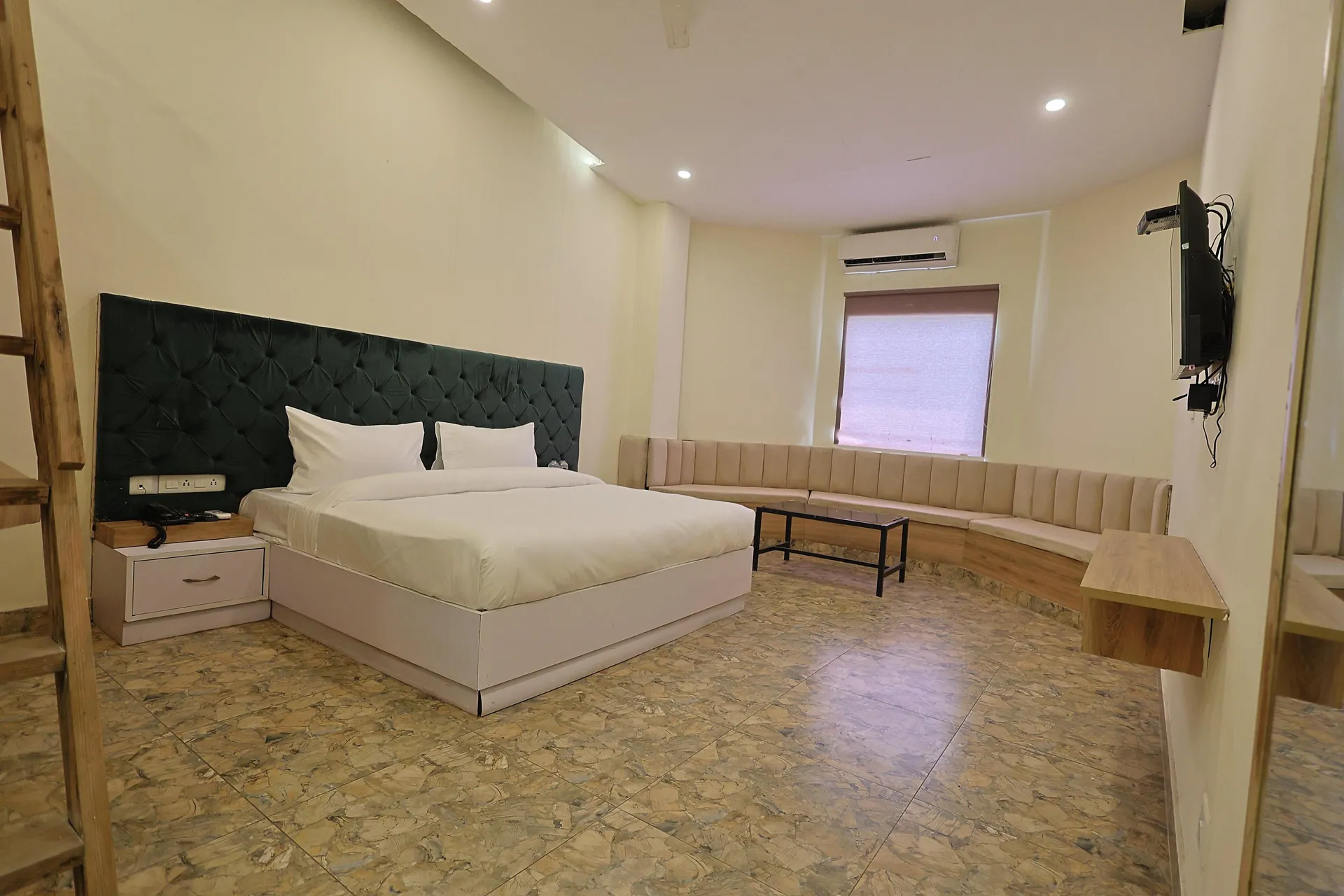 Bento The Roar Resort Room