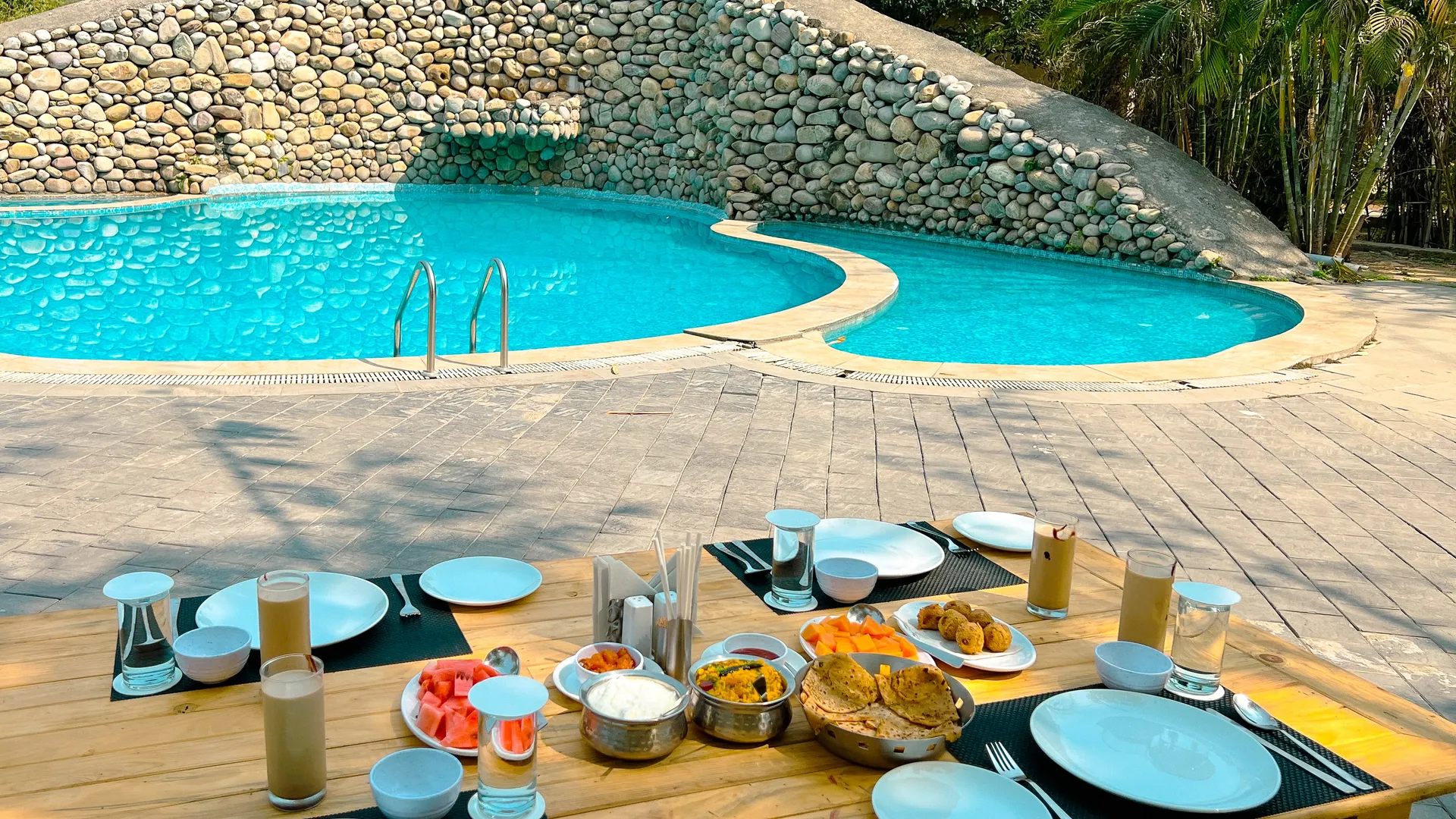 Bento The Roar Resort Swimming Pool