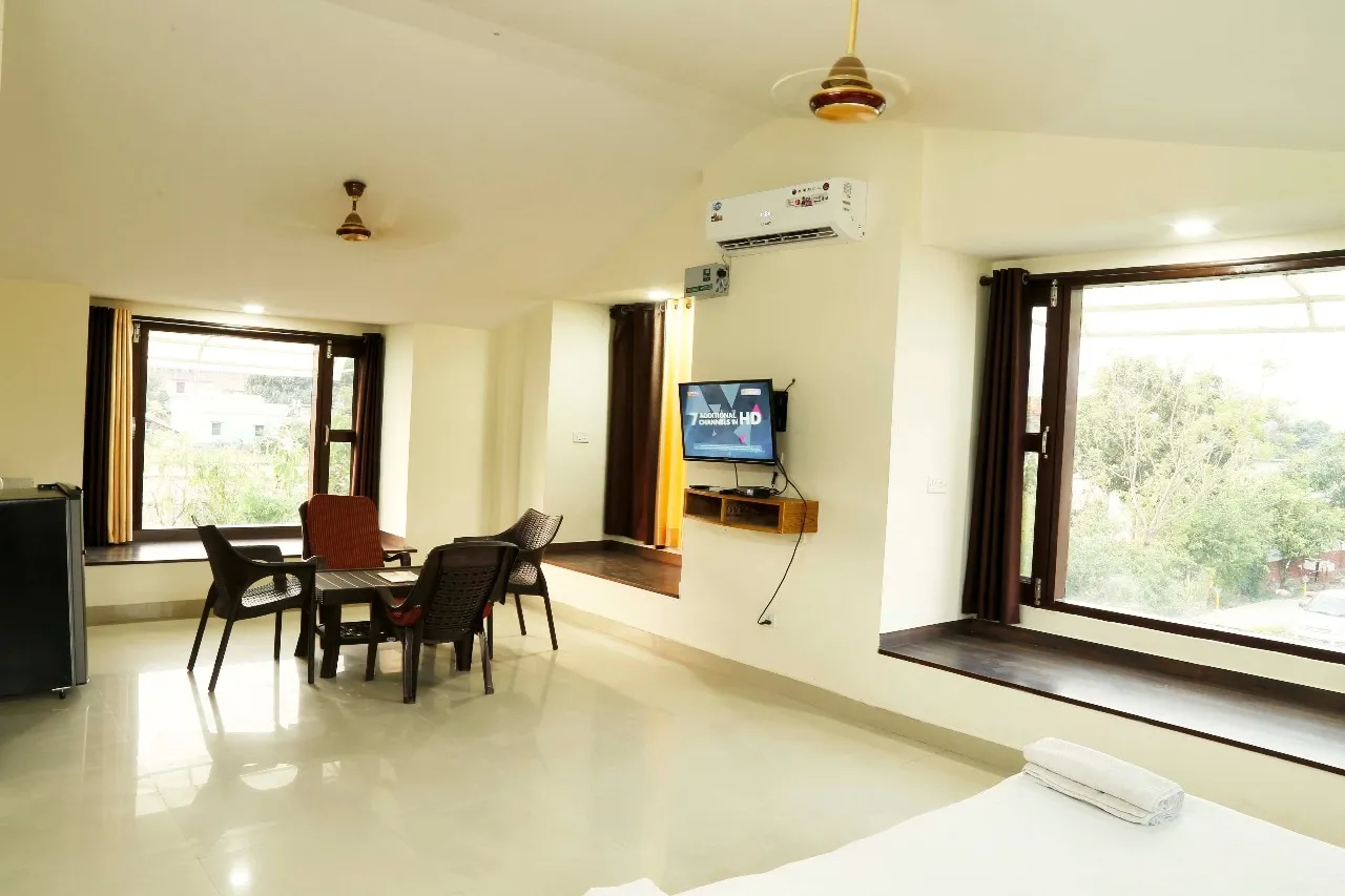 Corbett Treat Resort  Room