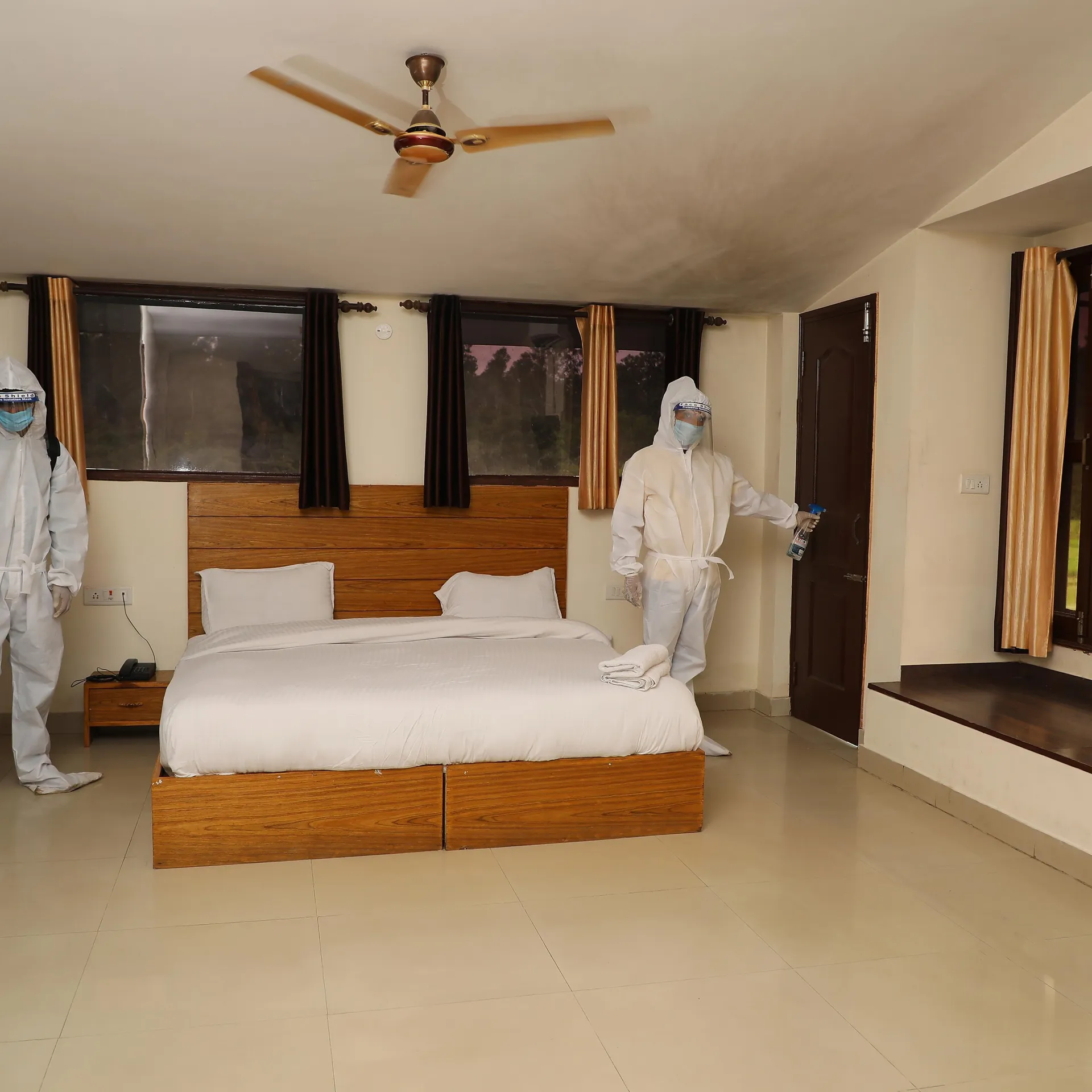 Corbett Treat Resort  Room
