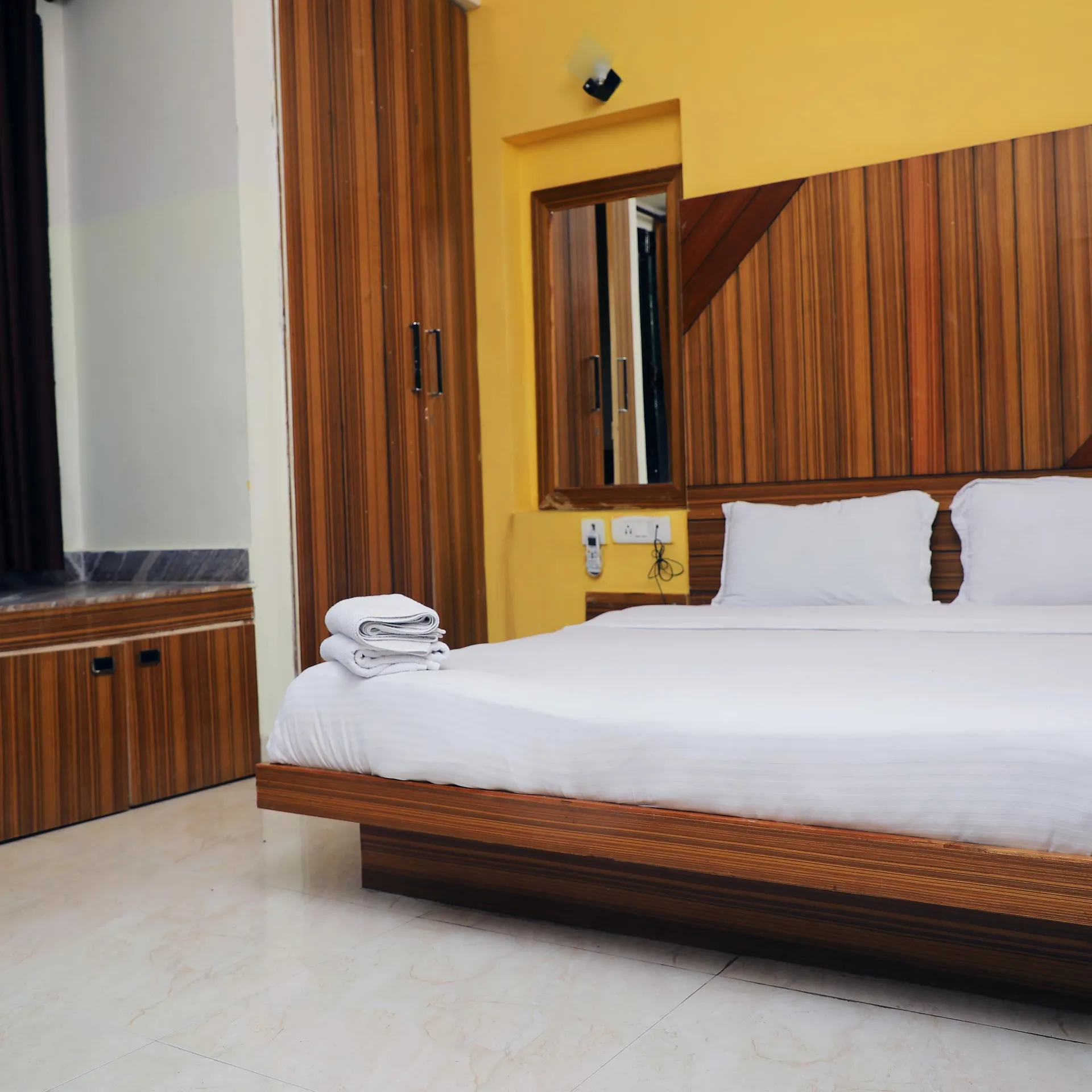 Corbett Treat Resort  Room