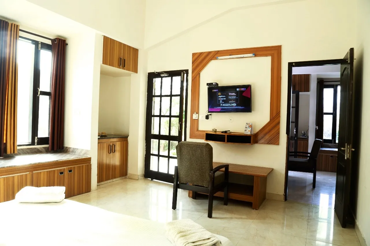 Corbett Treat Resort  Room