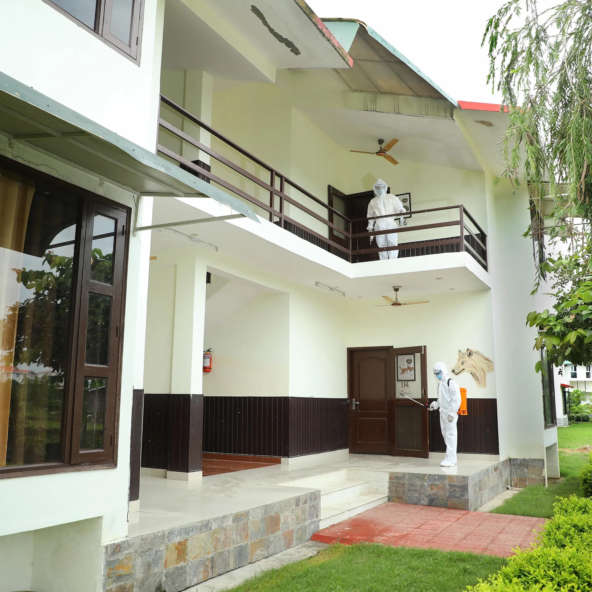 Corbett Treat Resort  Room