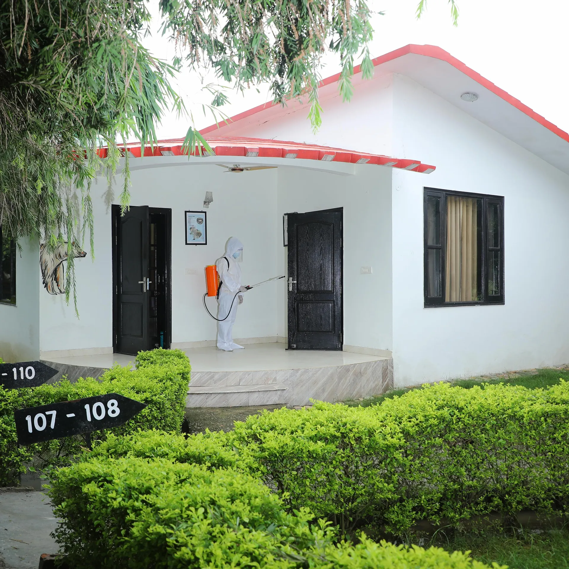 Corbett Treat Resort  Room