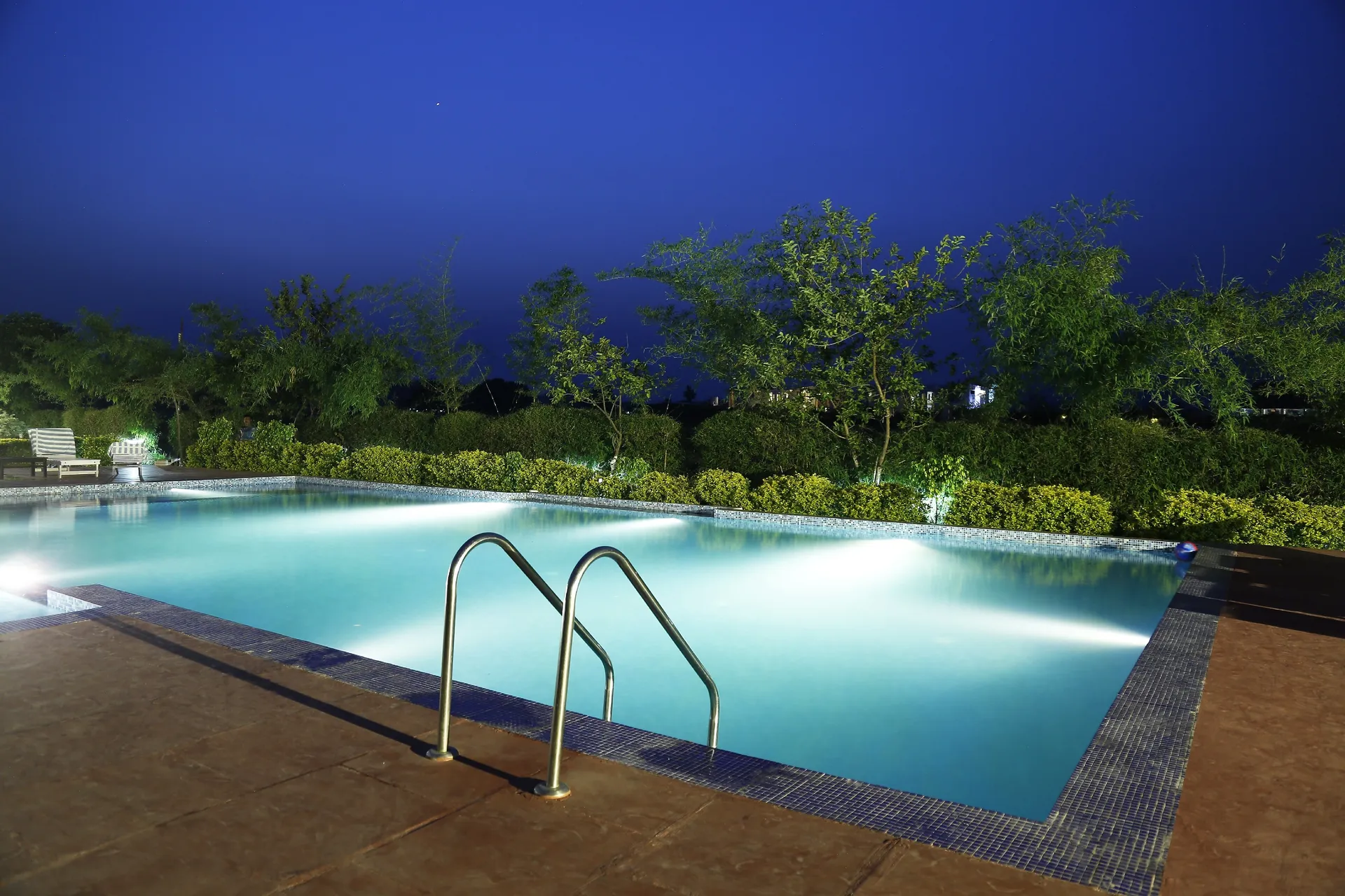 Corbett Treat Resort  Swimming Pool