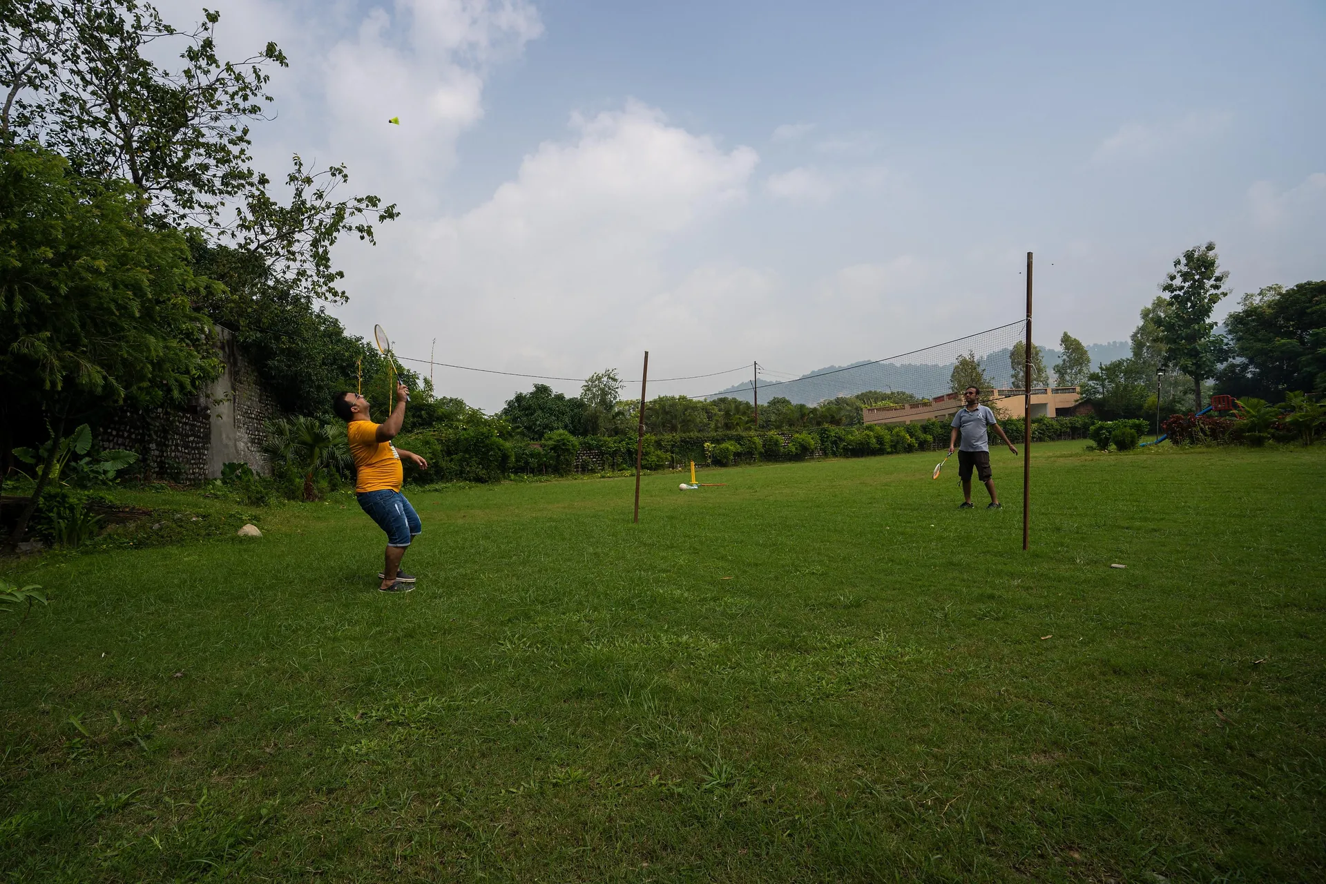 Corbett Wild Resort-A River Access Property Garden