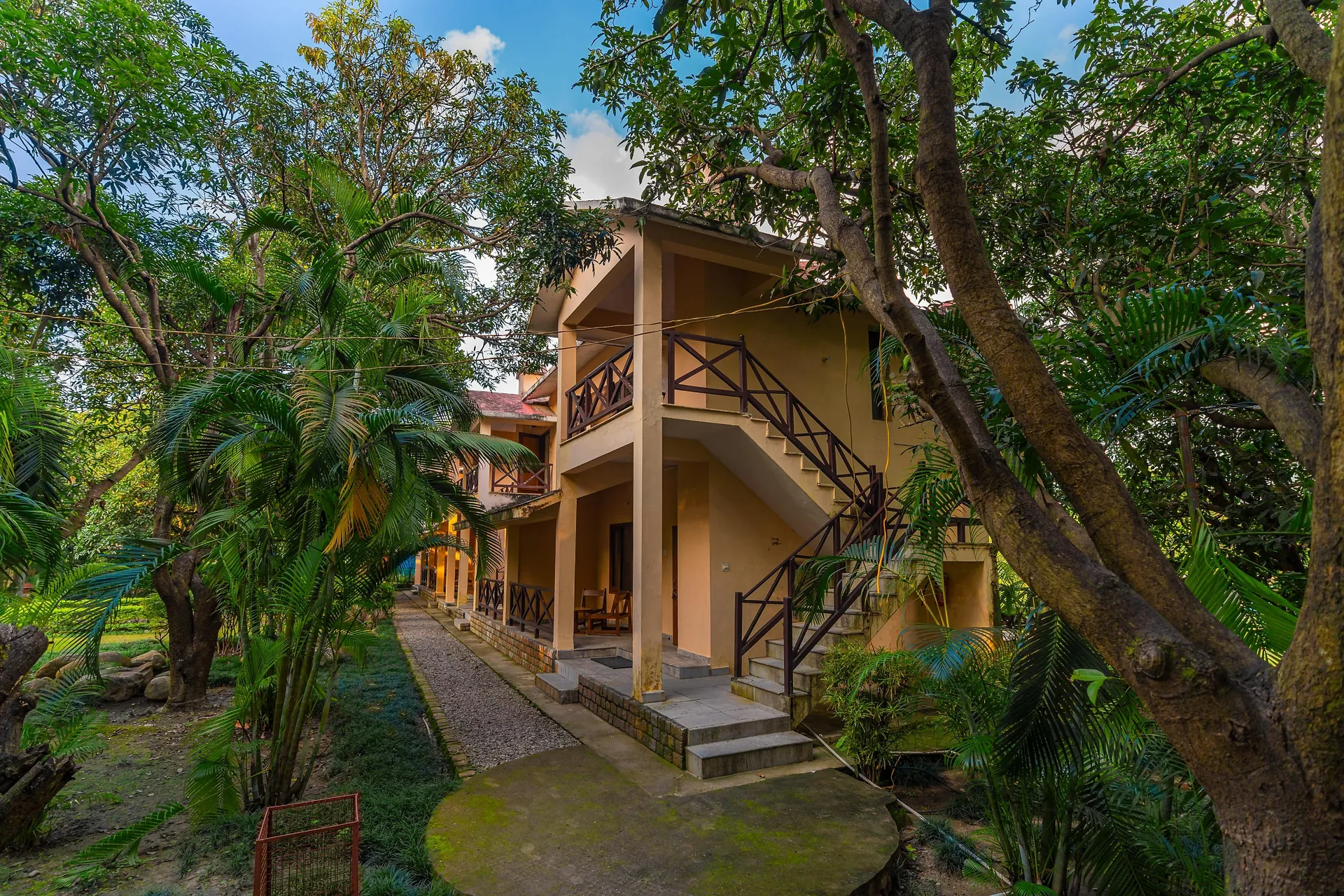Corbett Wild Resort-A River Access Property Outdoors