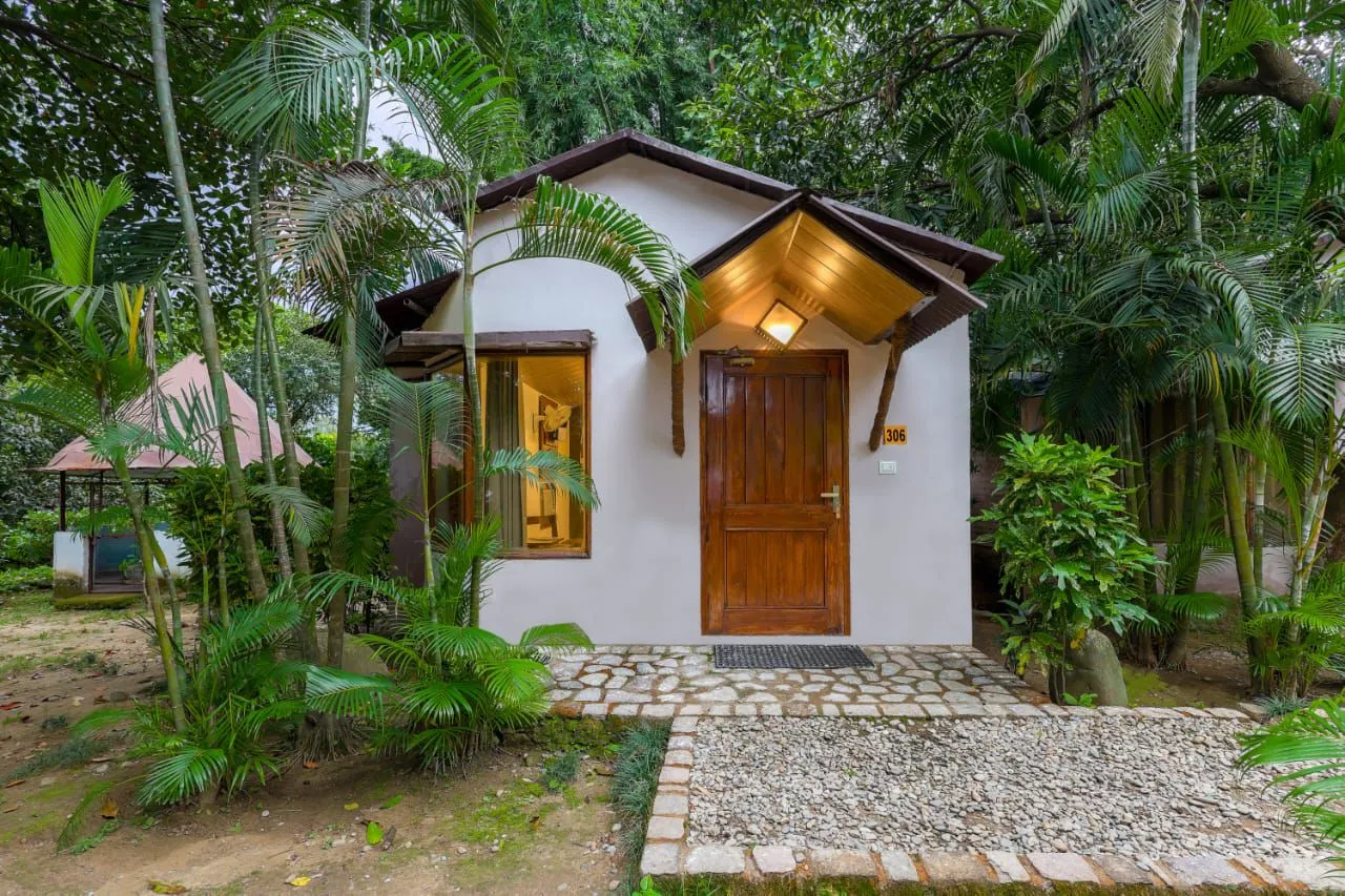 Corbett Wild Resort-A River Access Property Room