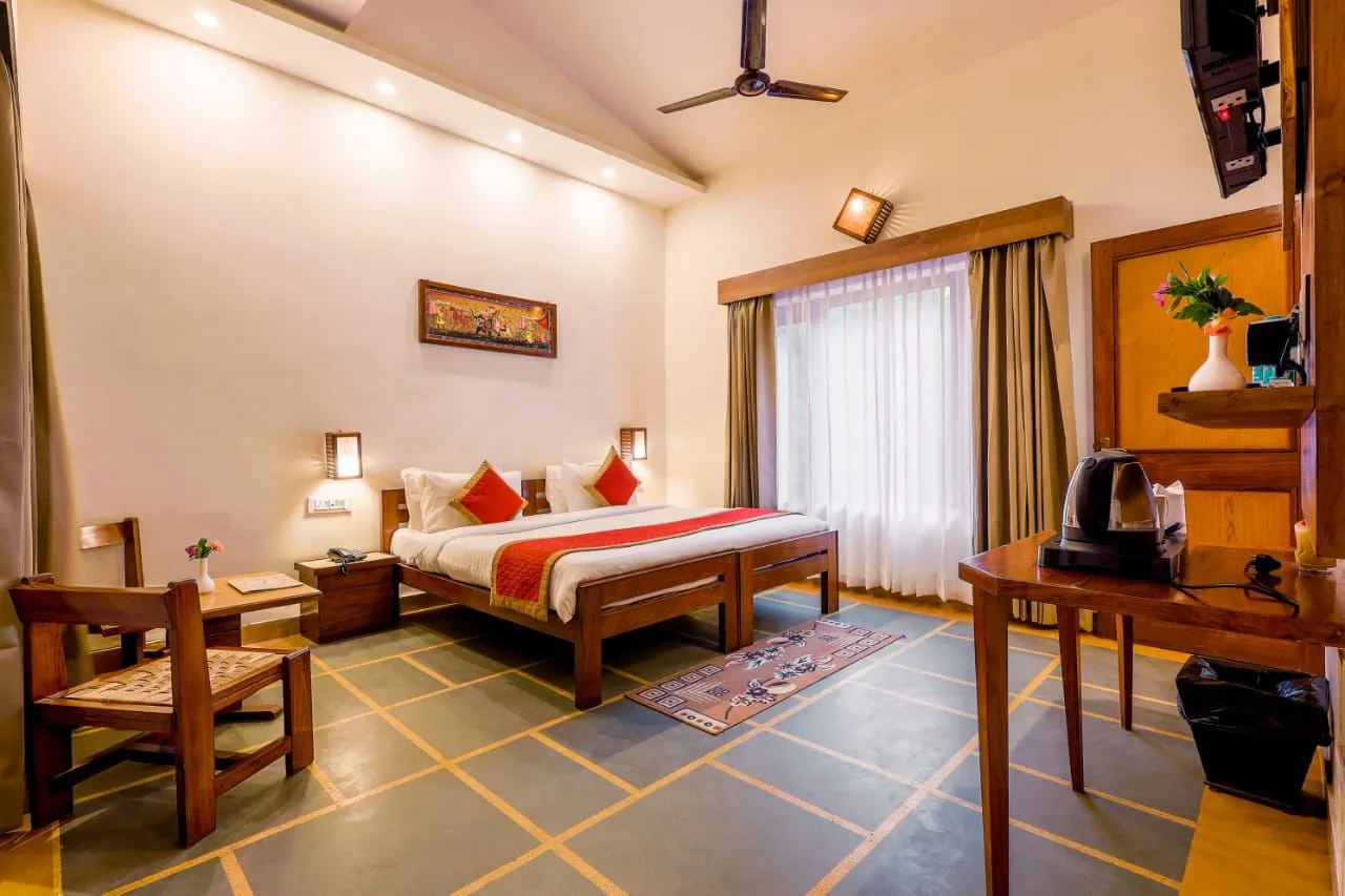 Corbett Wild Resort-A River Access Property Room