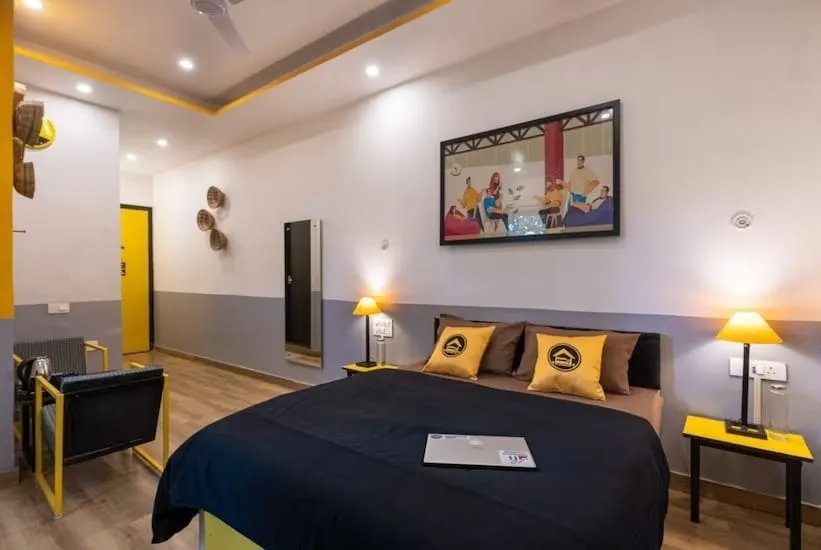 Corbett Wild Resort-A River Access Property Room