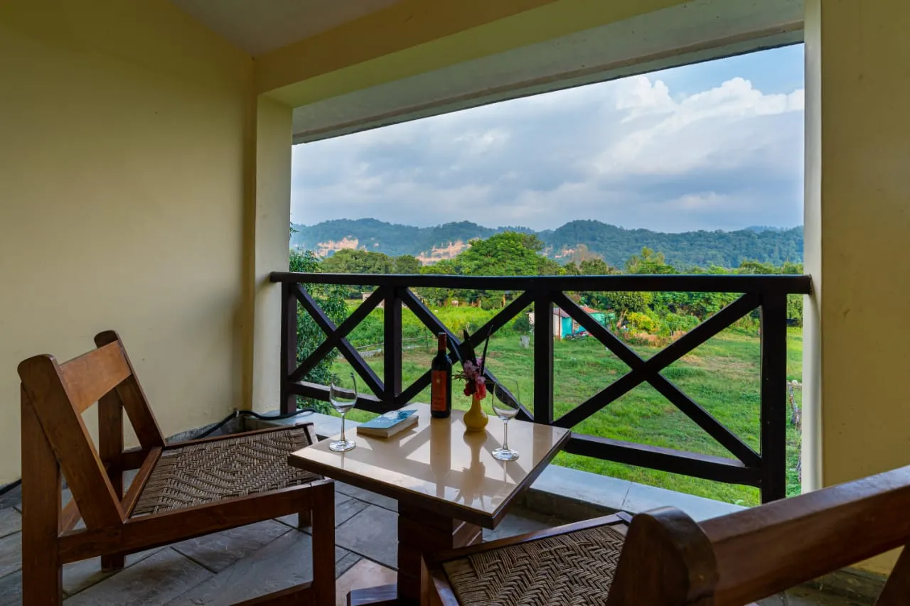 Corbett Wild Resort-A River Access Property Room