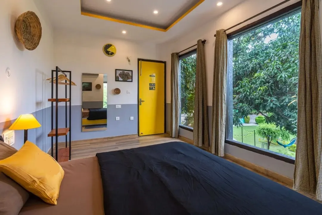 Corbett Wild Resort-A River Access Property Room