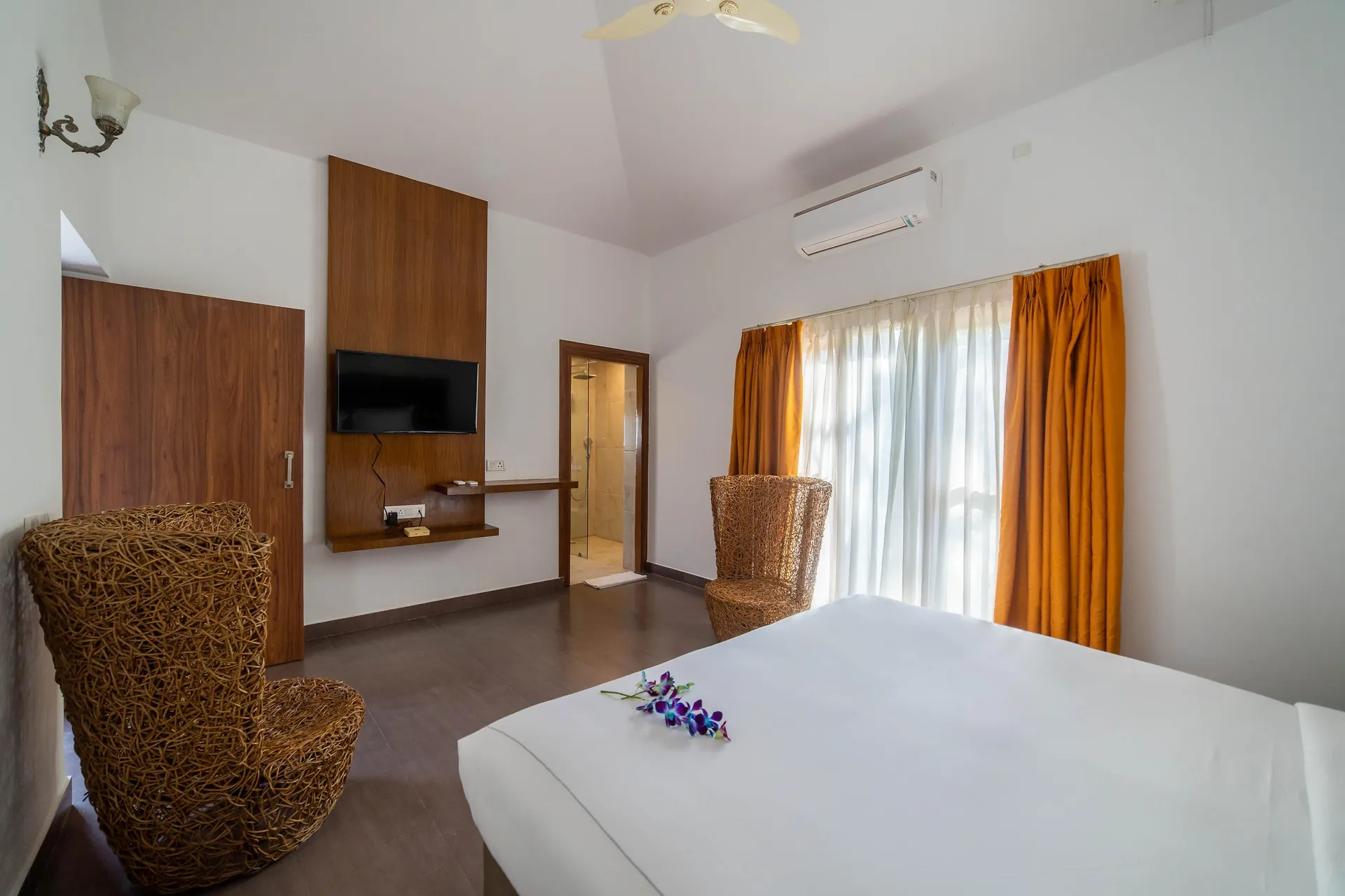 Country Inn Tarika Riverside Resort, Jim Corbett Common Area