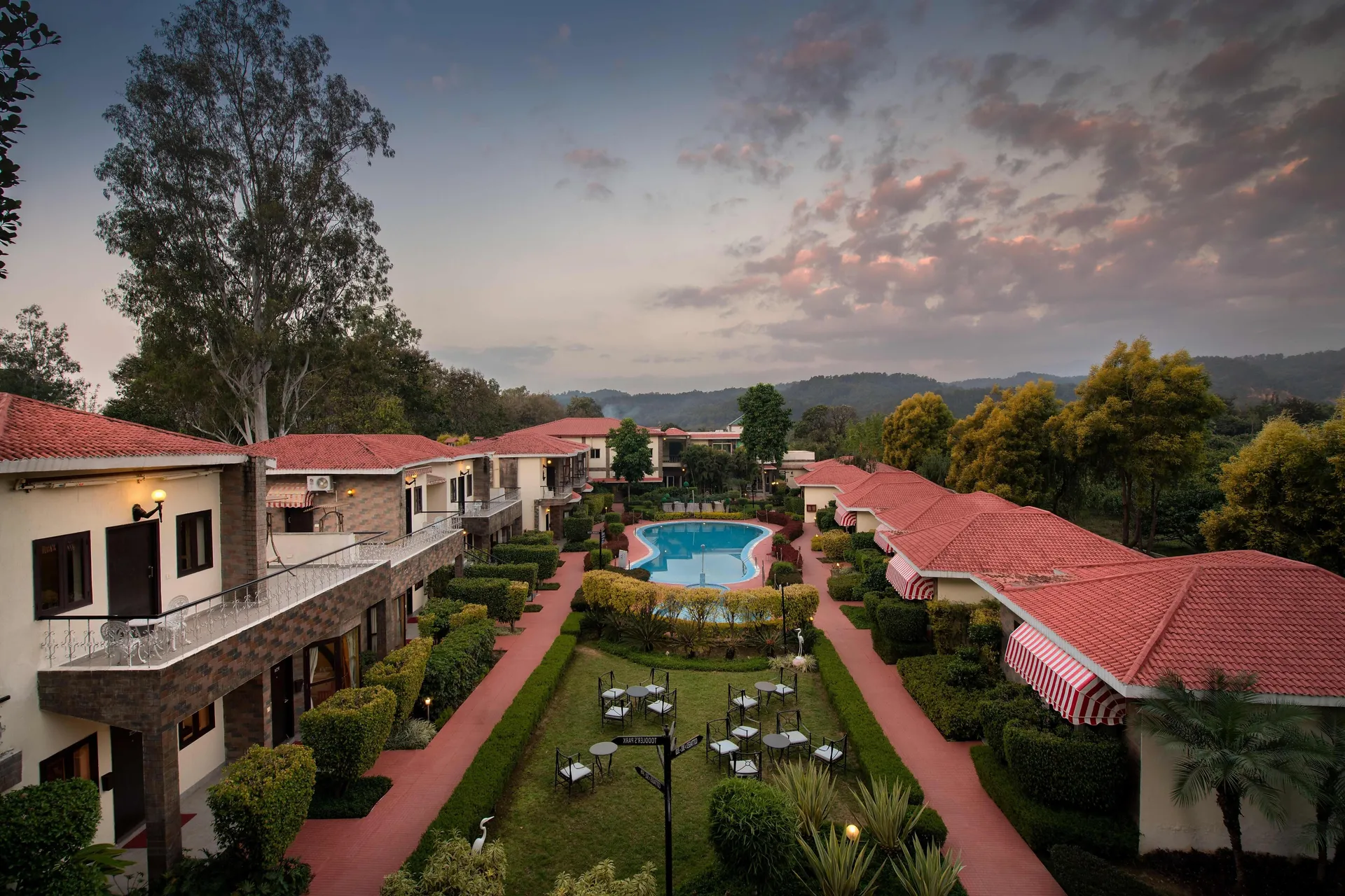 Country Inn Tarika Riverside Resort, Jim Corbett Facade