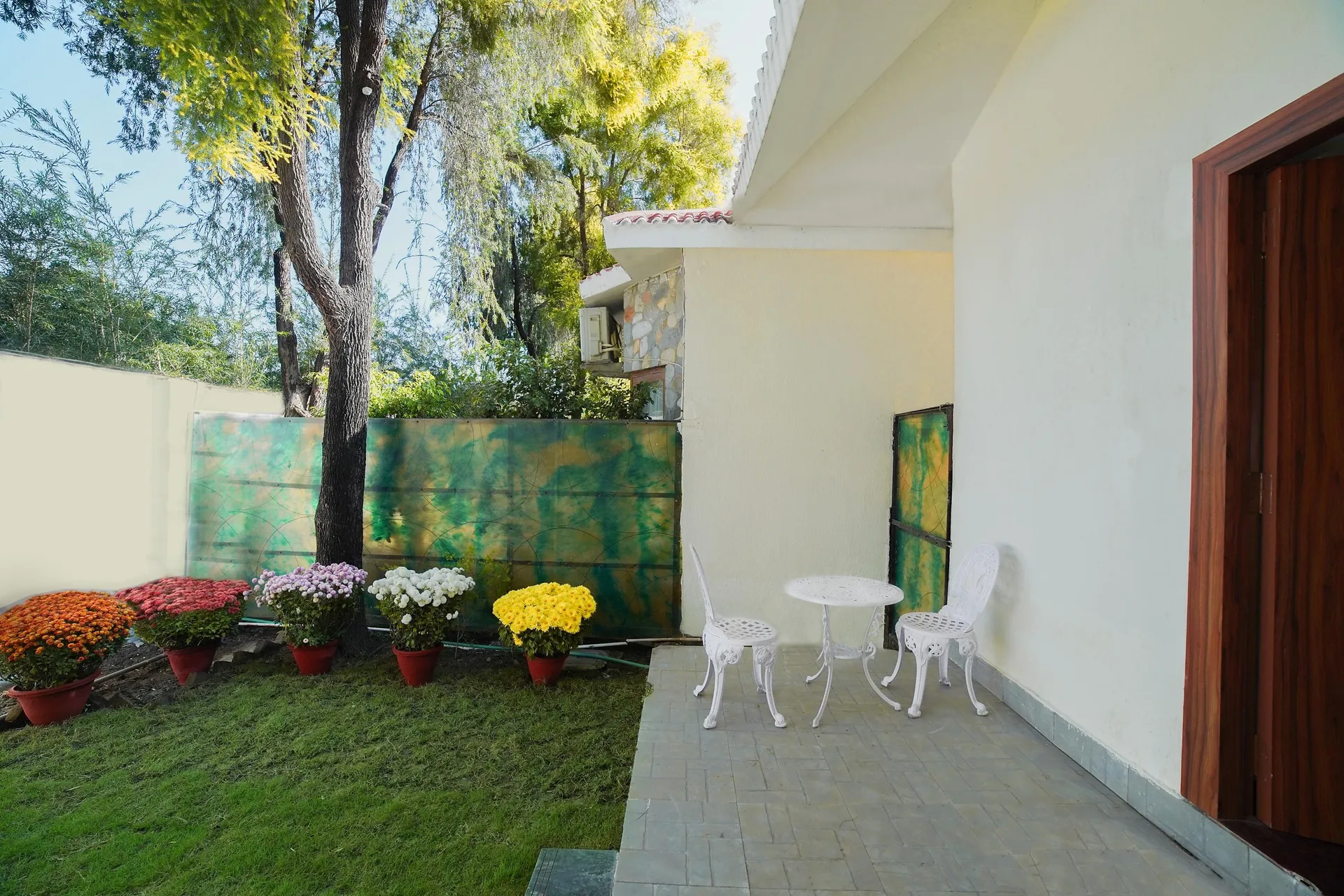 Country Inn Tarika Riverside Resort, Jim Corbett Garden