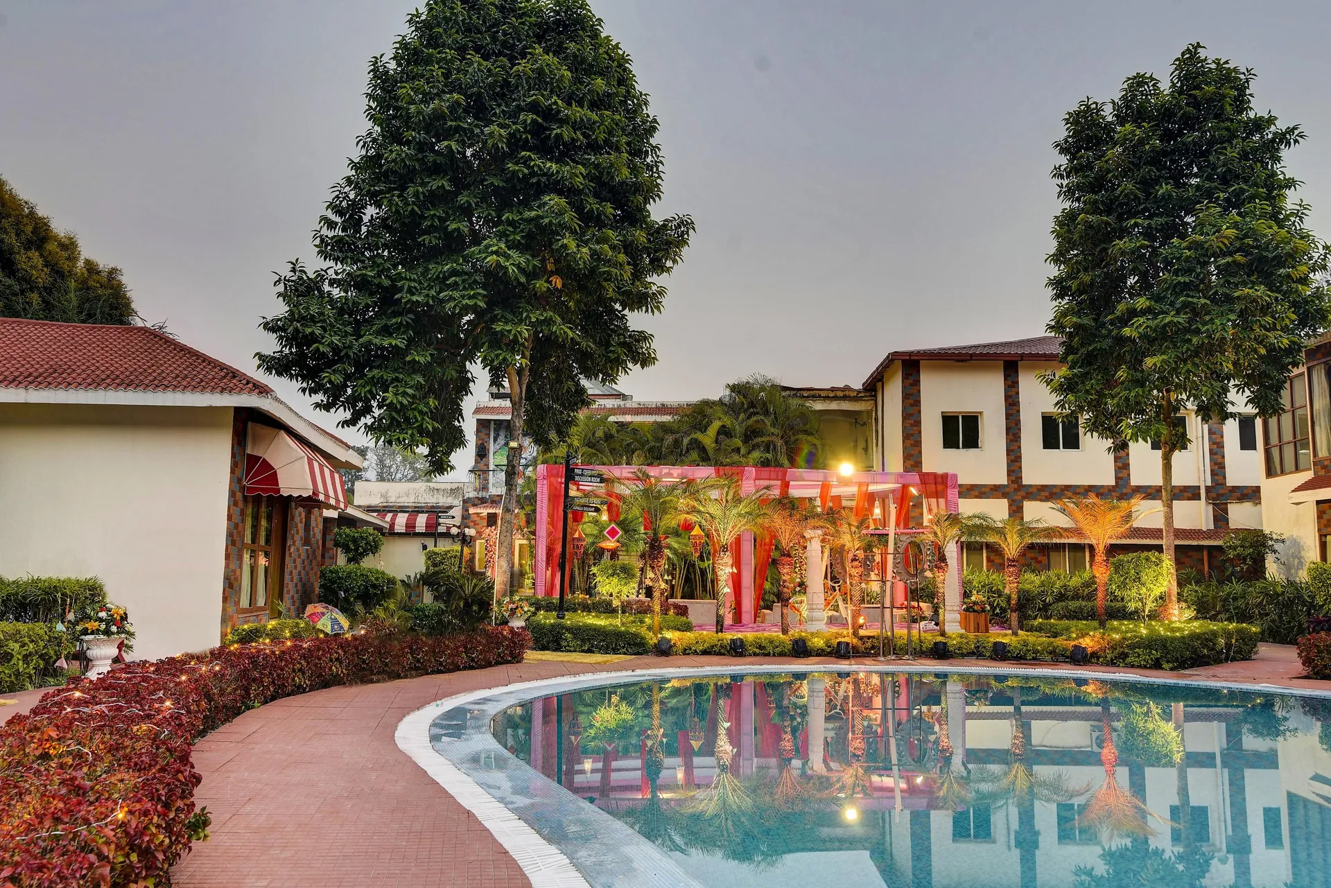 Country Inn Tarika Riverside Resort, Jim Corbett Outdoors